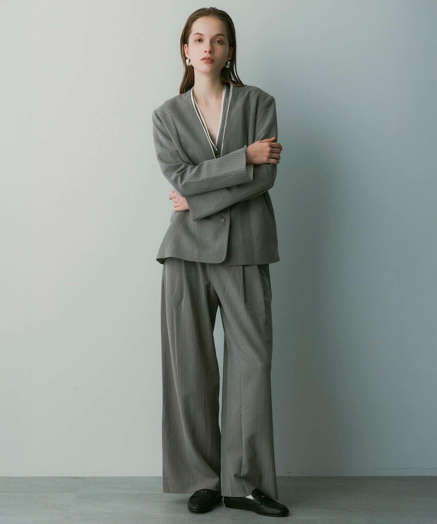 【3月中旬お届け予約商品】ストライプワイドタックスラックス