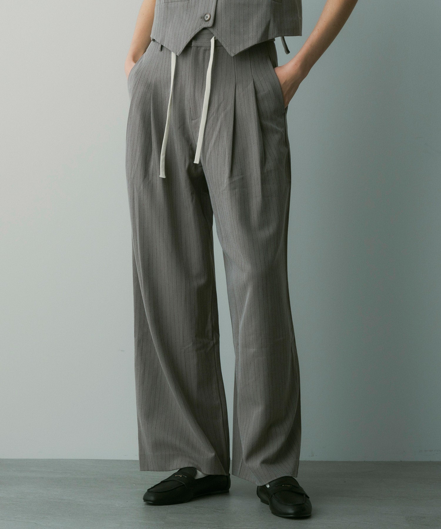 【12月中旬お届け予約商品】ストライプワイドタックスラックス