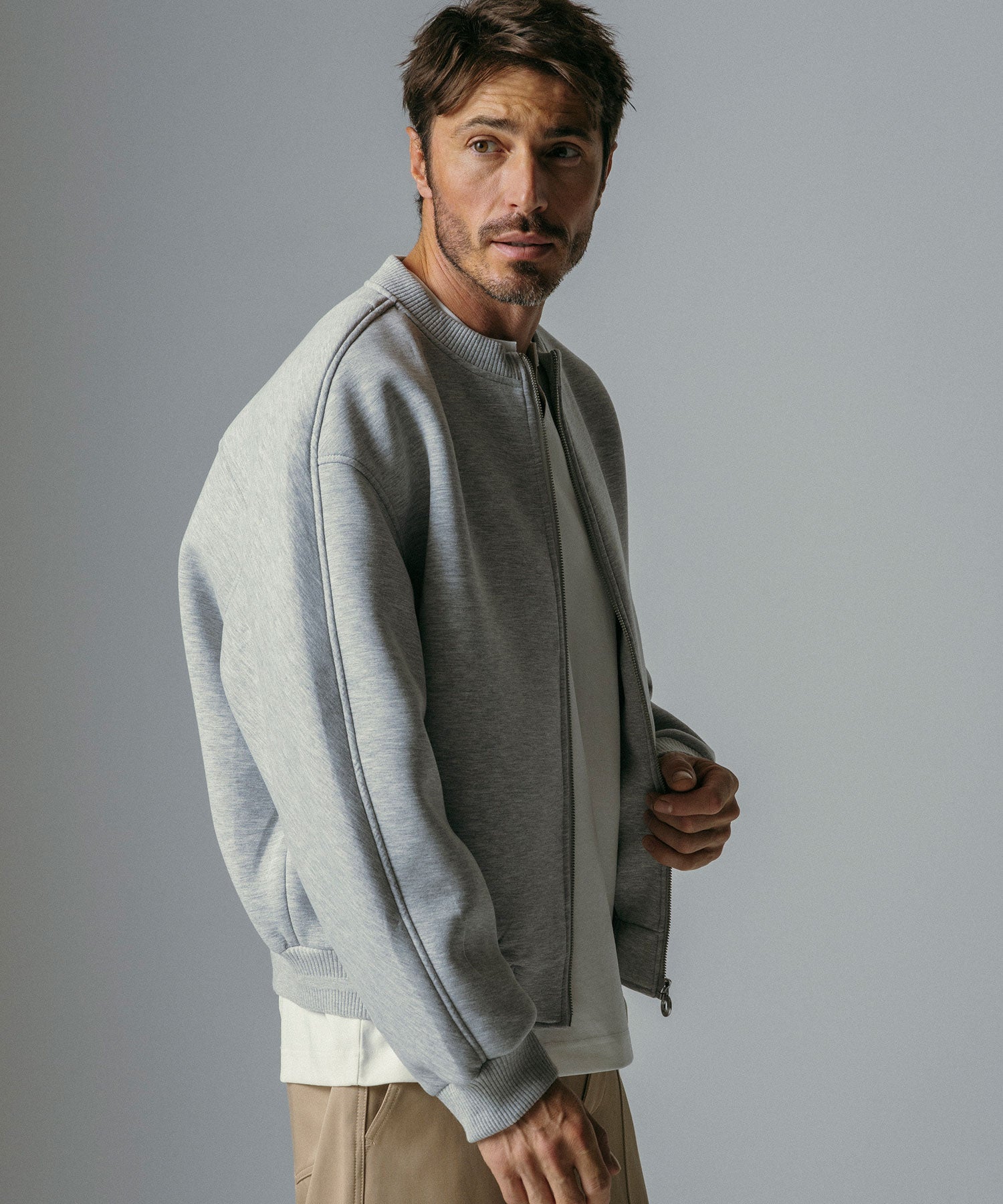 クルーネックジップブルゾン