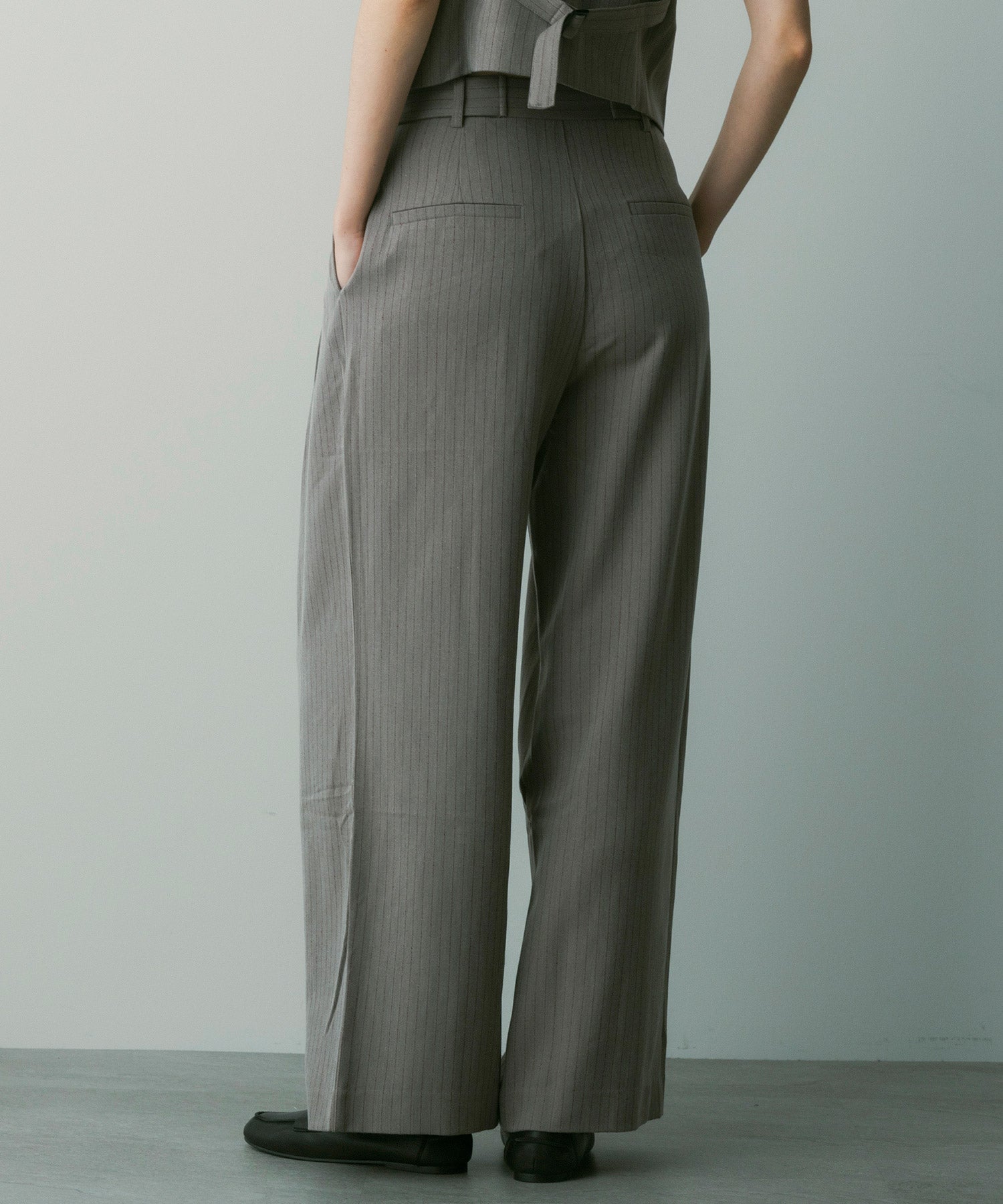 【3月中旬お届け予約商品】ストライプワイドタックスラックス