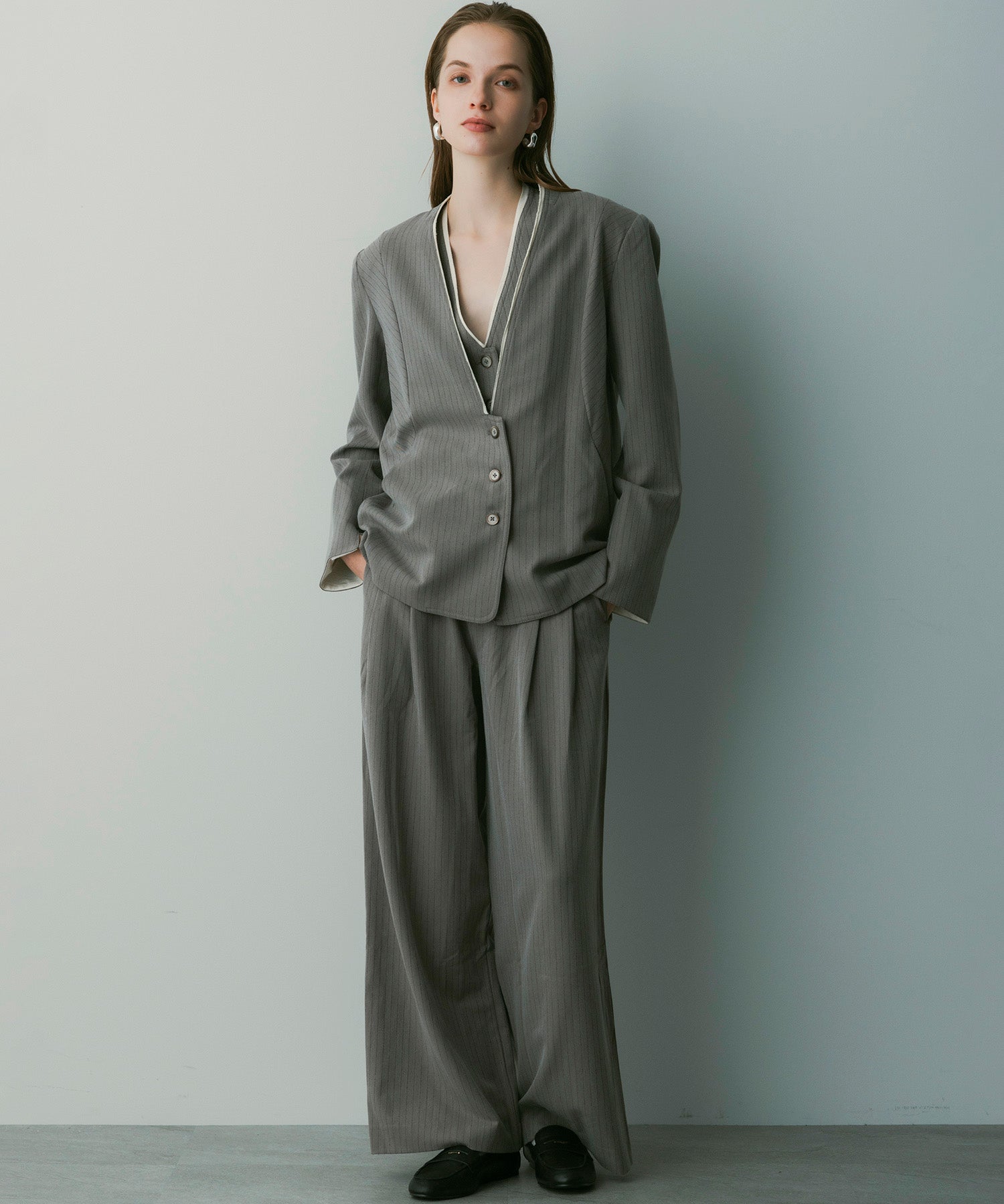 【3月中旬お届け予約商品】ストライプノーカラージャケット