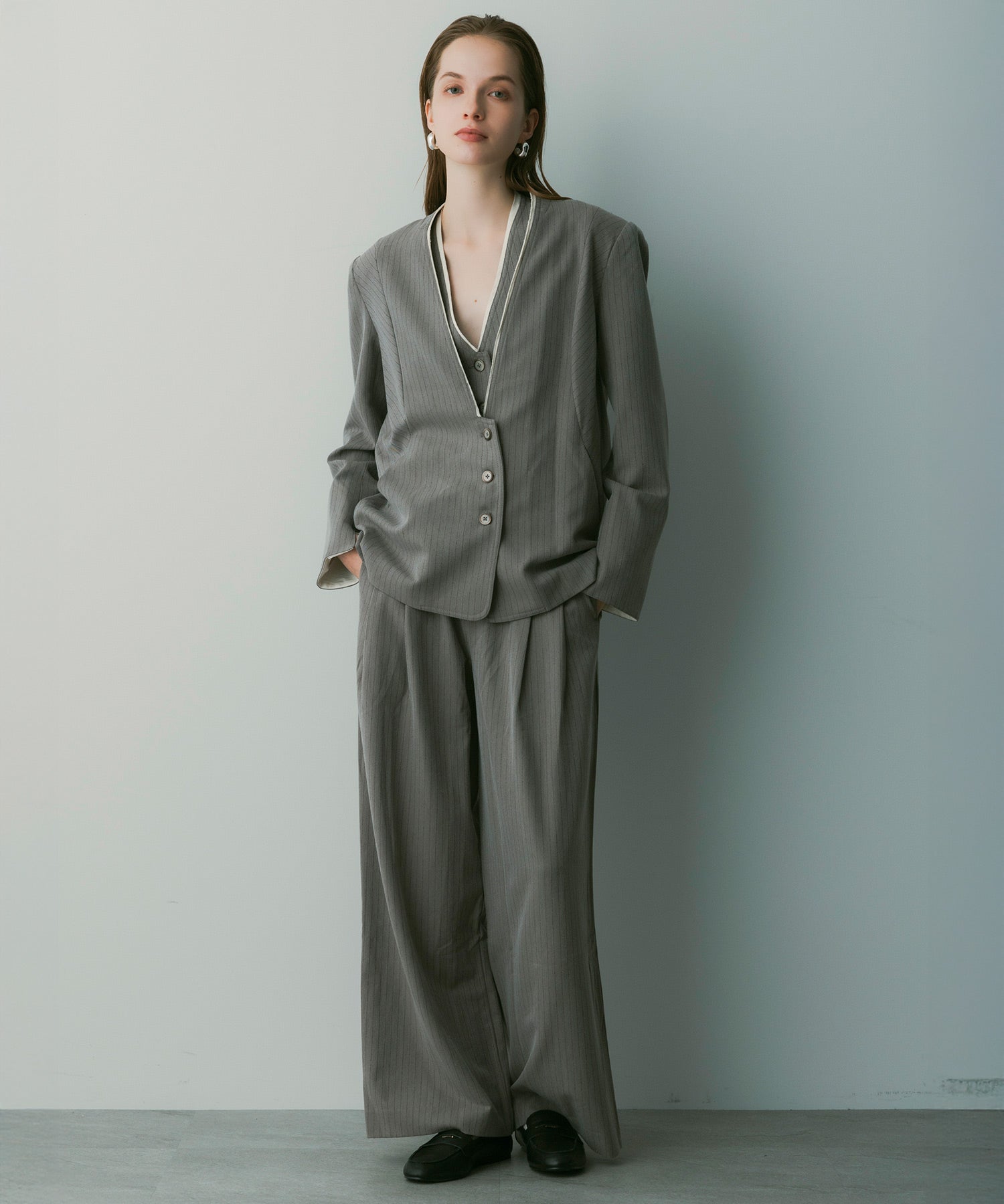 【3月中旬お届け予約商品】ストライプワイドタックスラックス