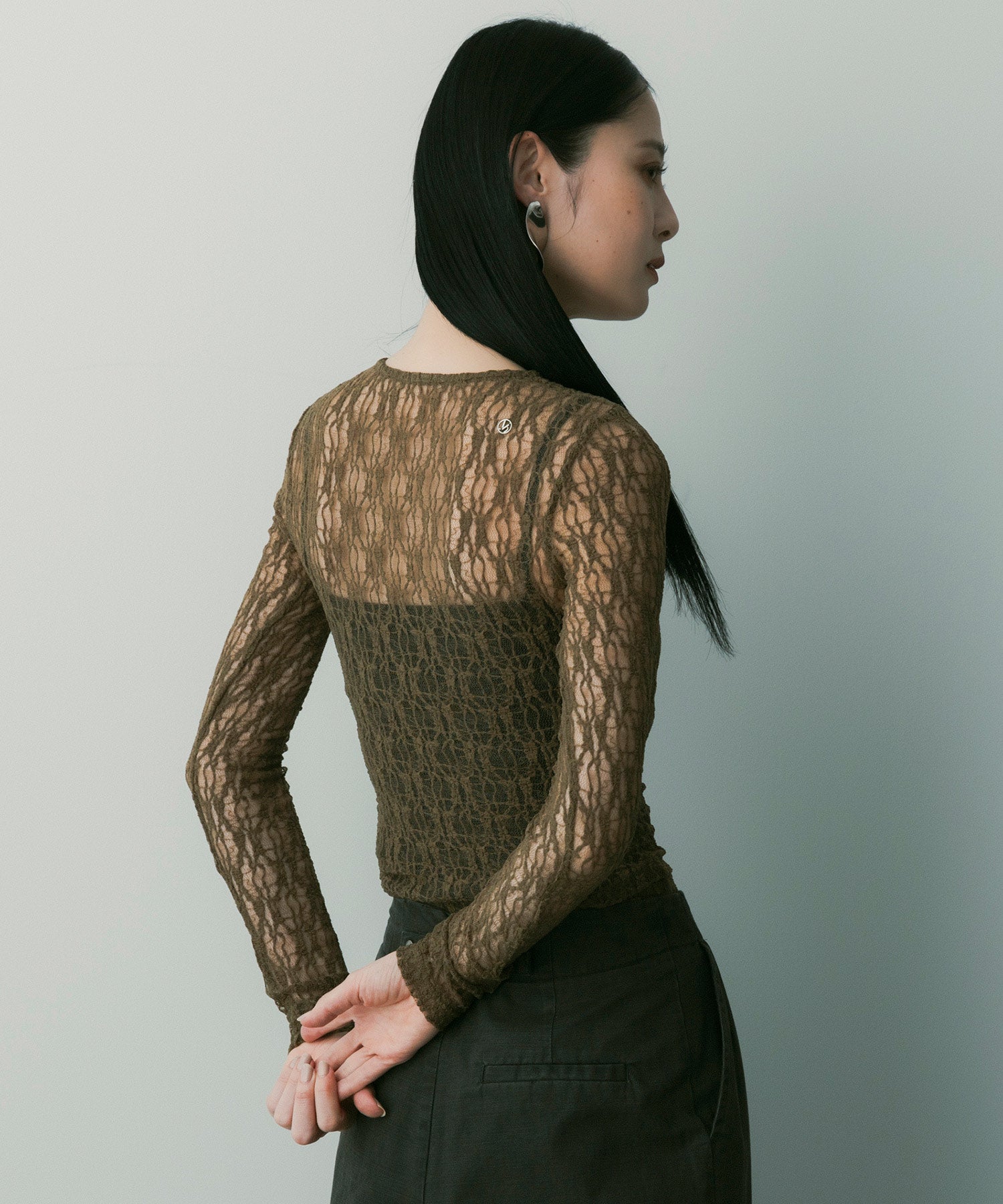 ロングスリーブレーストップス