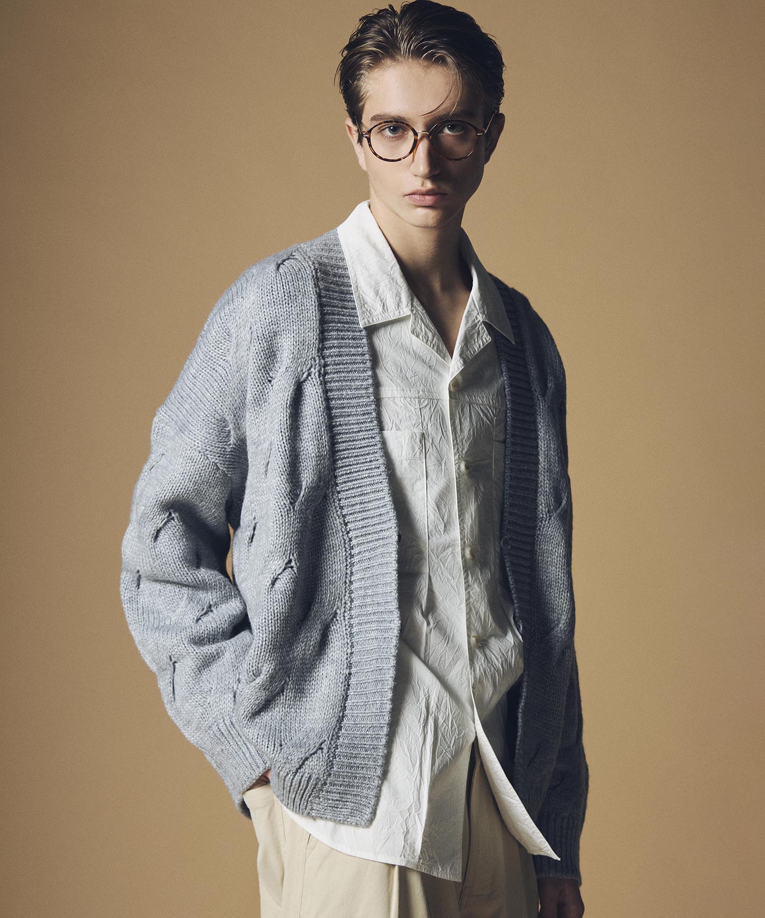 【12月上旬お届け予約商品】ケーブル透かし編み Vネックカーディガン