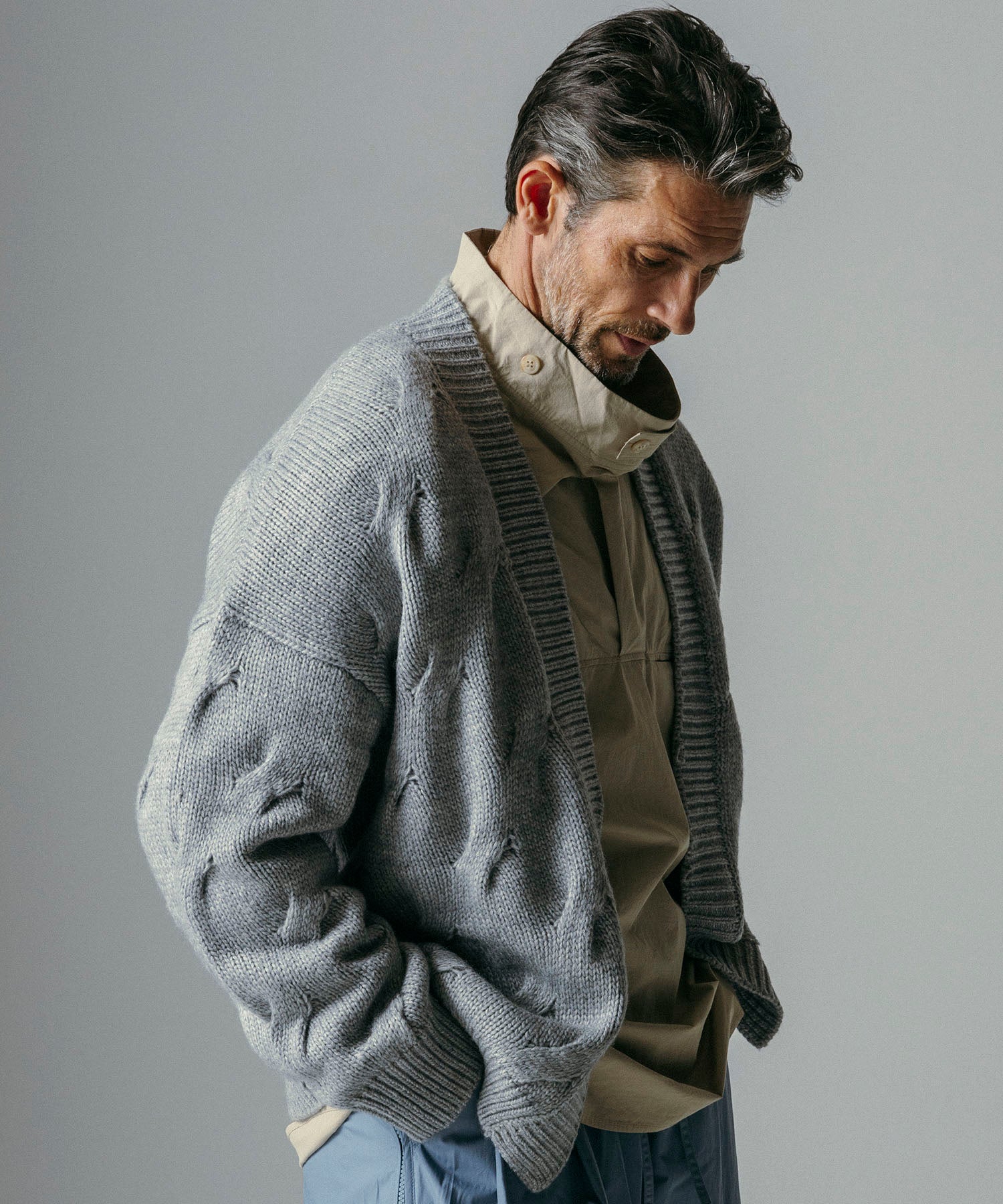 【12月上旬お届け予約商品】ケーブル透かし編み Vネックカーディガン