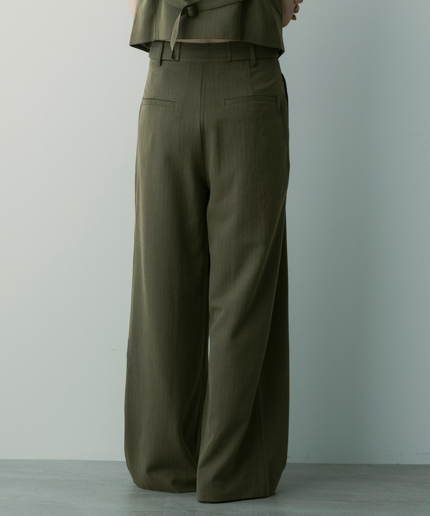 【3月中旬お届け予約商品】ストライプワイドタックスラックス