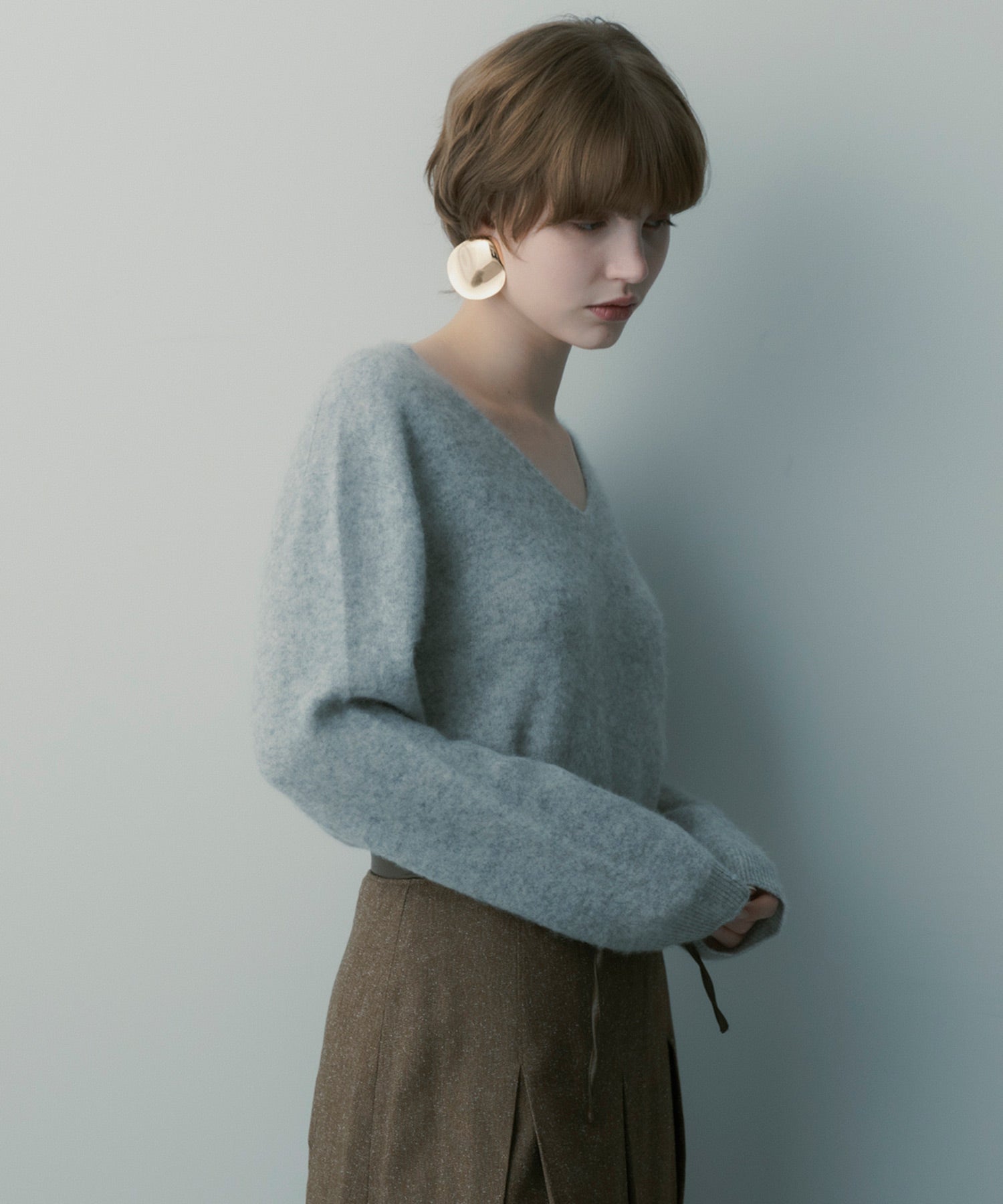 カシミヤブレンドVネックニット