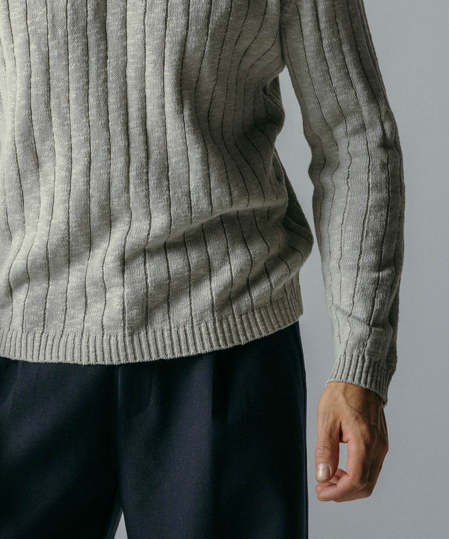 畦編みクルーネックセーター