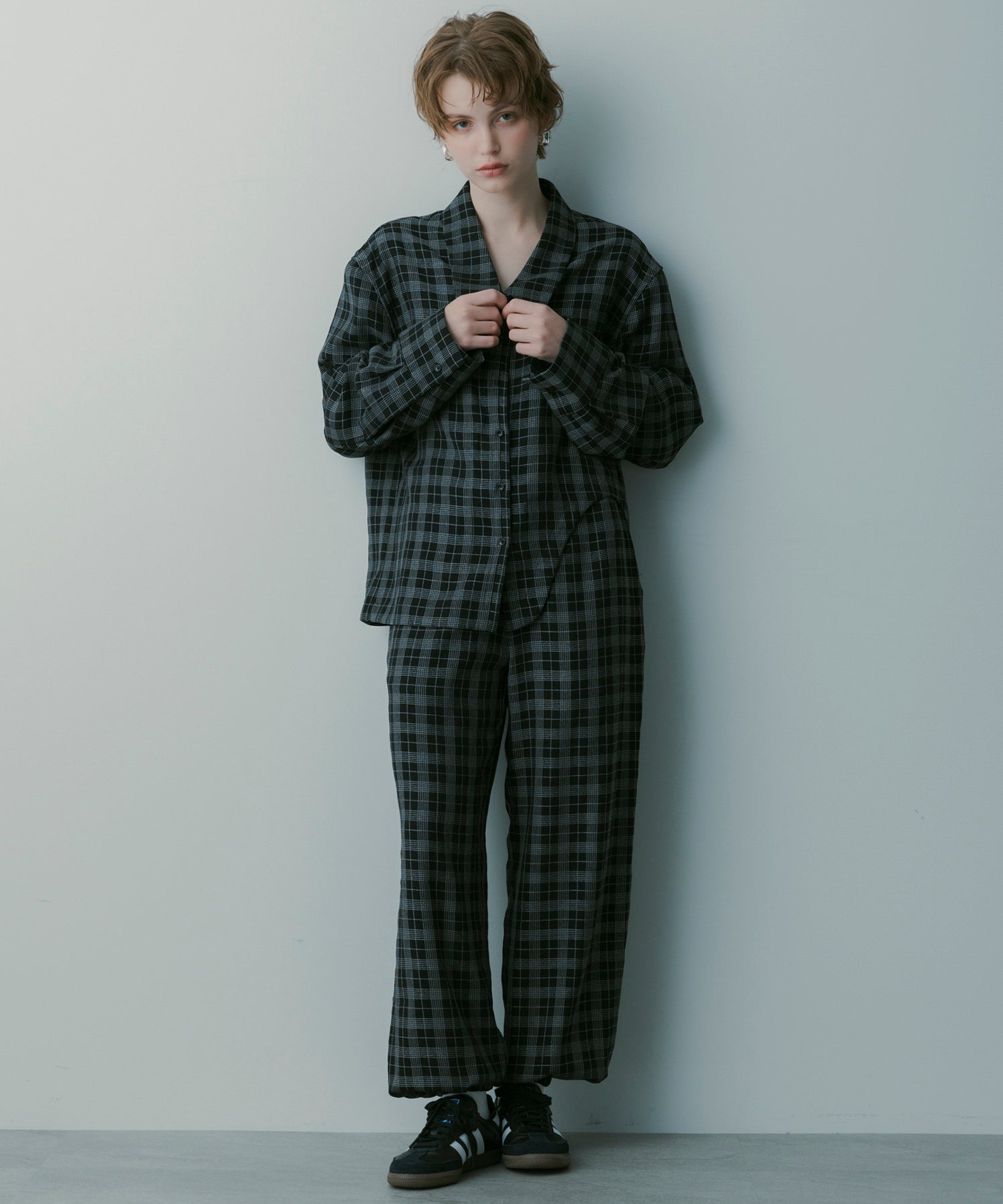 カットデザイン チェックシャツ