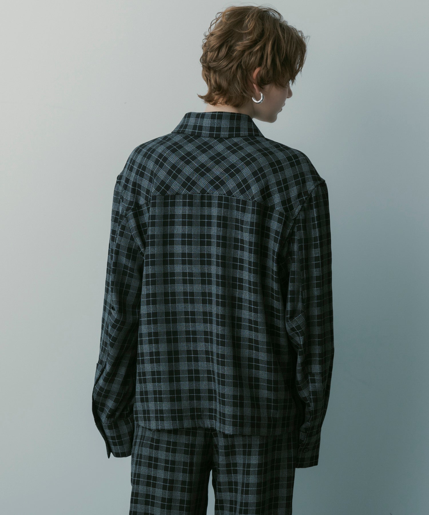 カットデザイン チェックシャツ