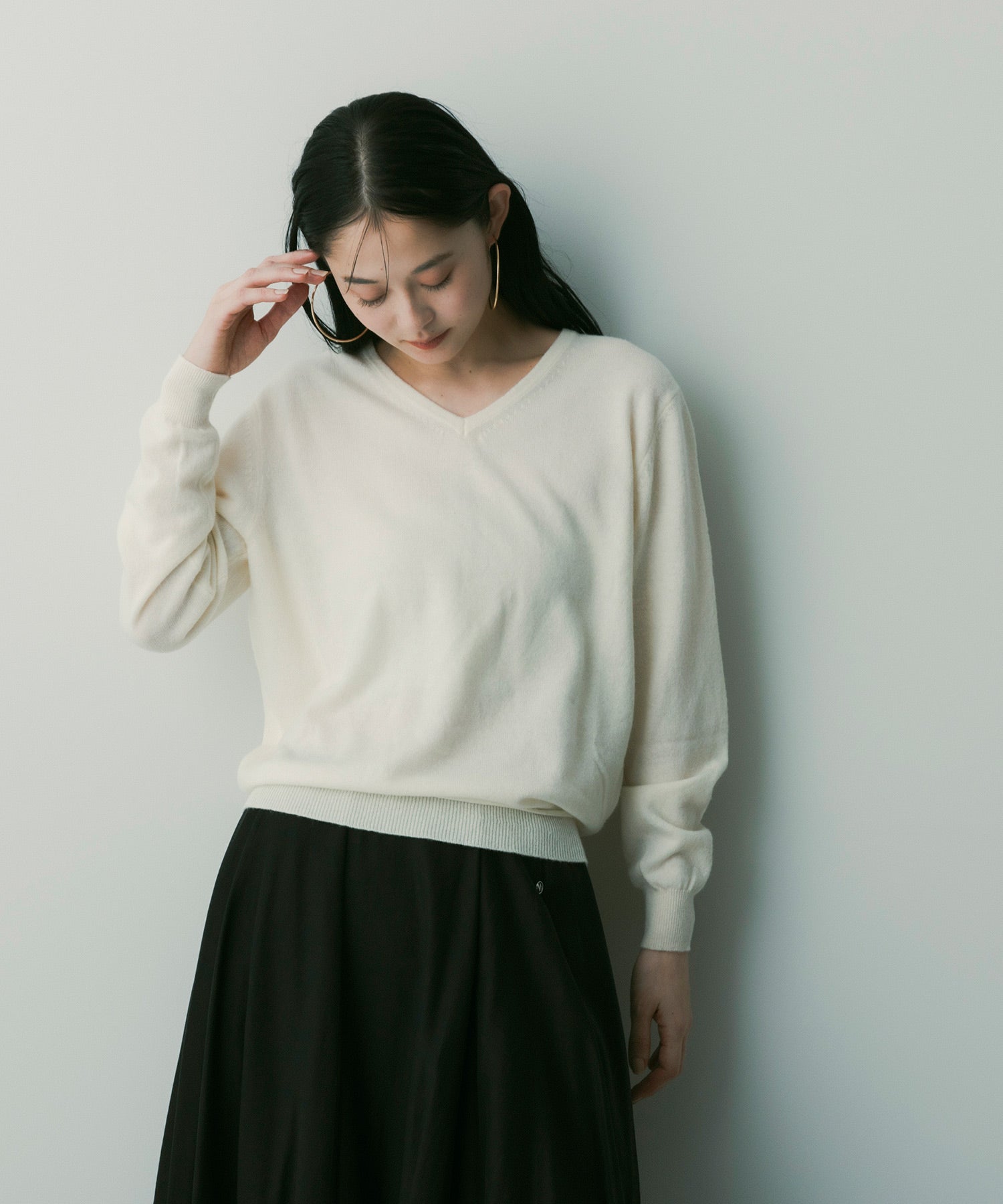 【12月上旬お届け予約商品】カシミヤブレンドVネックニット