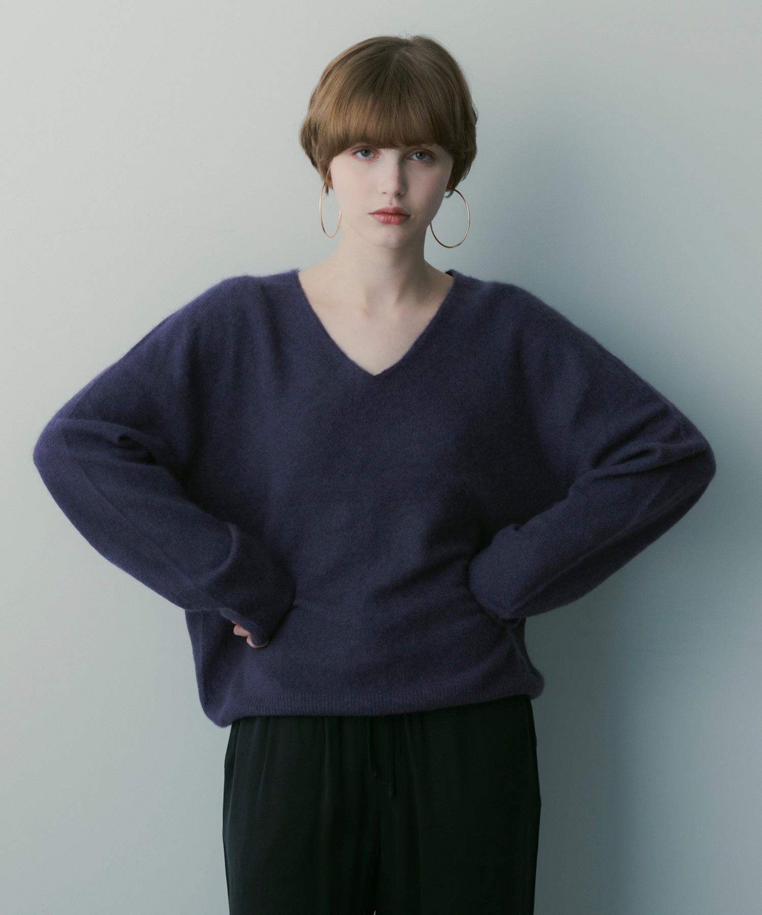 【12月上旬お届け予約商品】カシミヤブレンドVネックニット