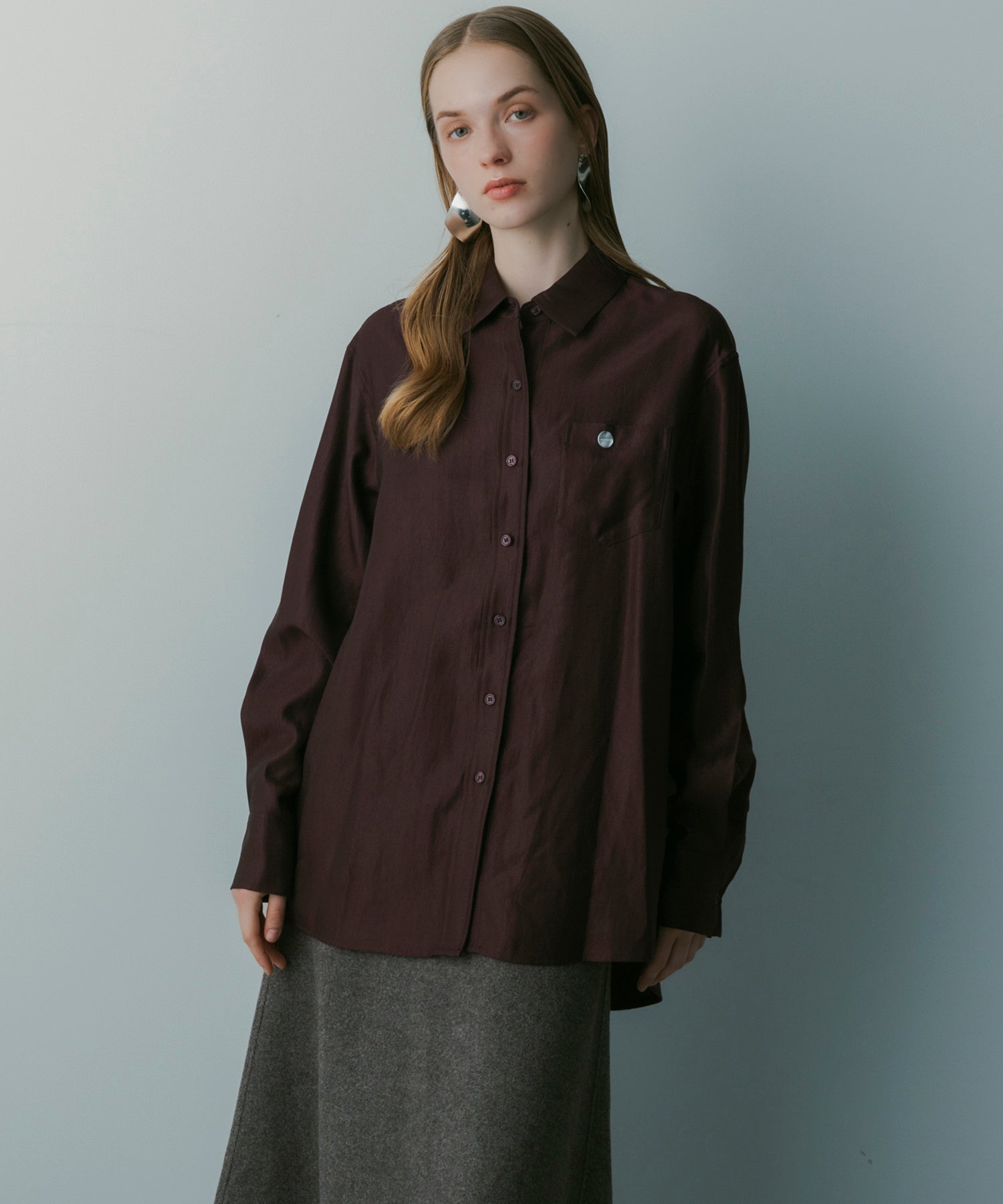 カットワークサテンブラウス