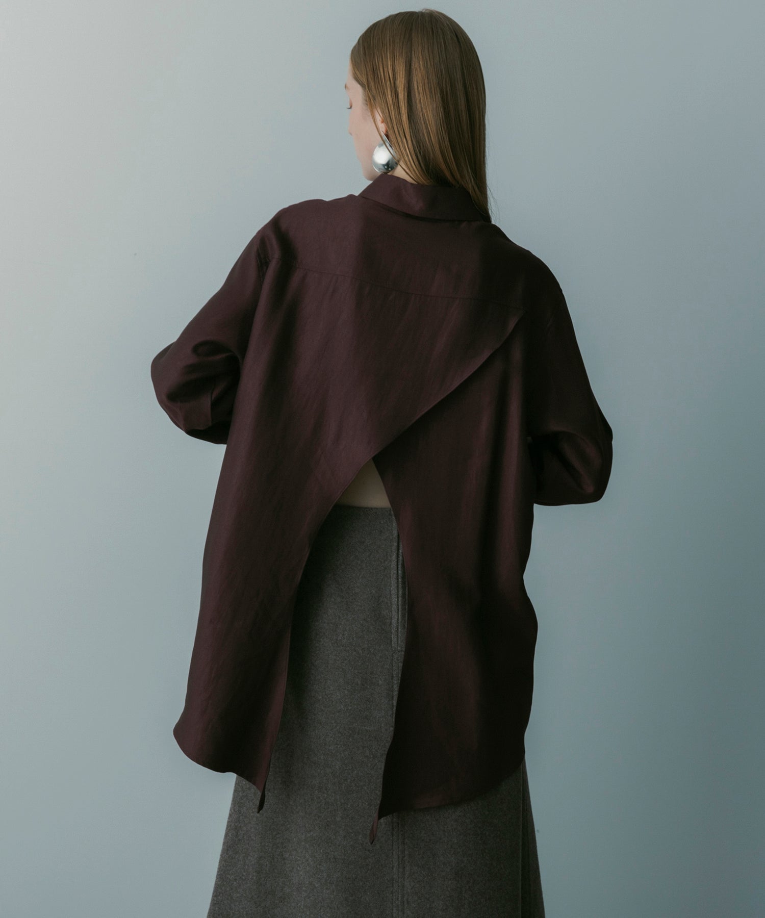 カットワークサテンブラウス