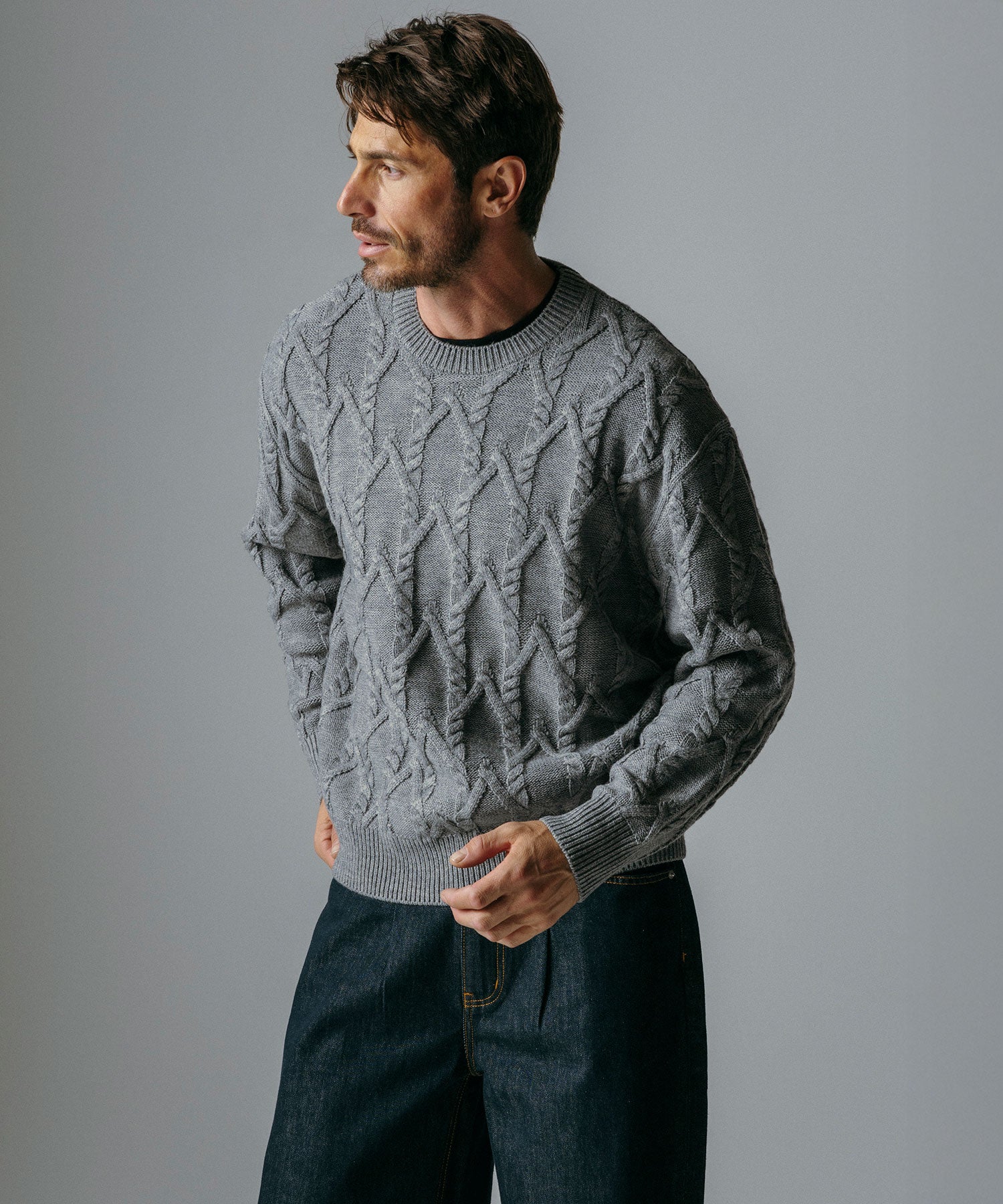 ケーブル編み クルーネックニットプルオーバー