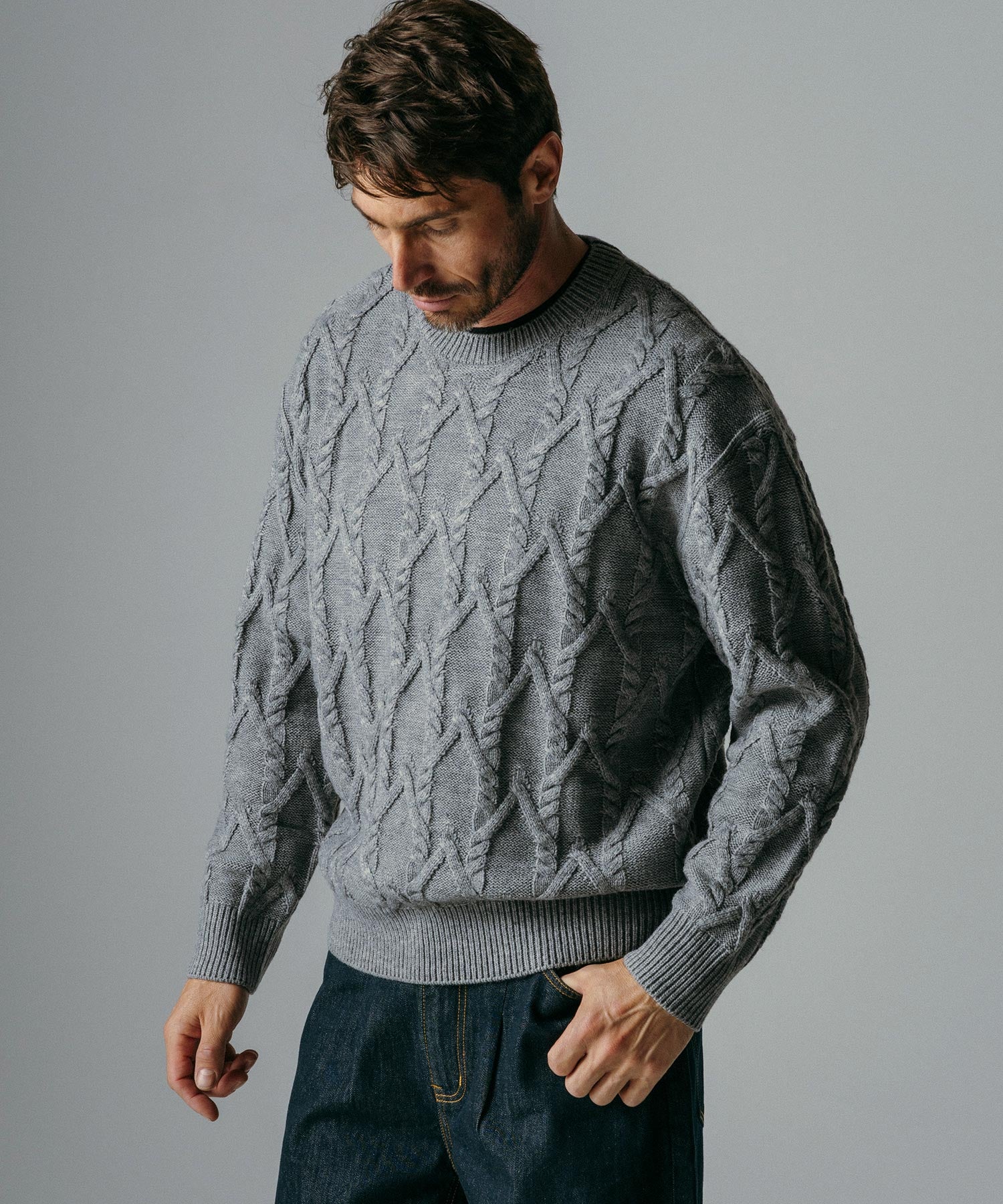 ケーブル編み クルーネックニットプルオーバー