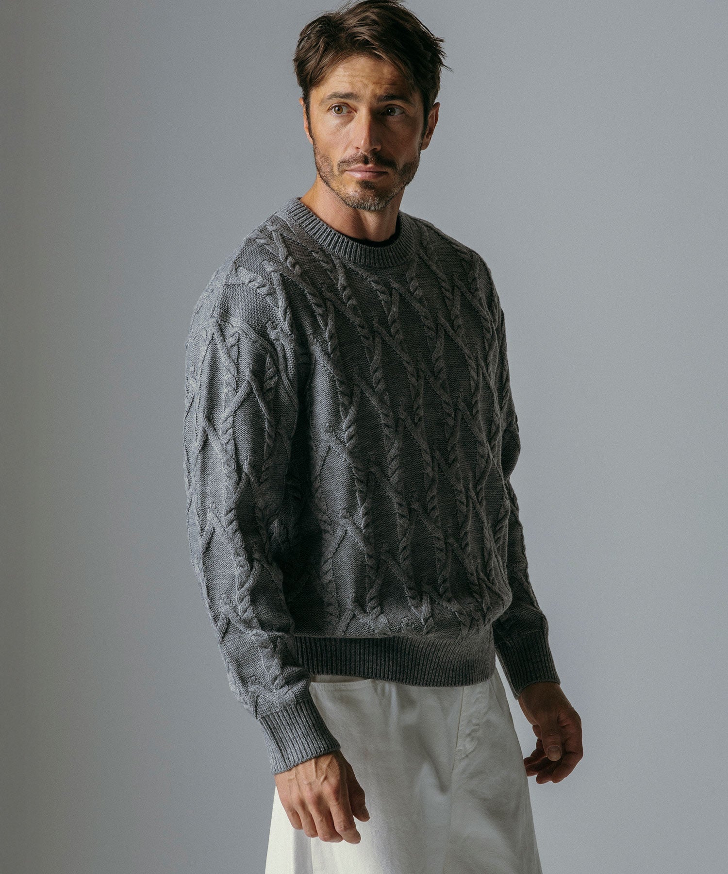 ケーブル編み クルーネックニットプルオーバー