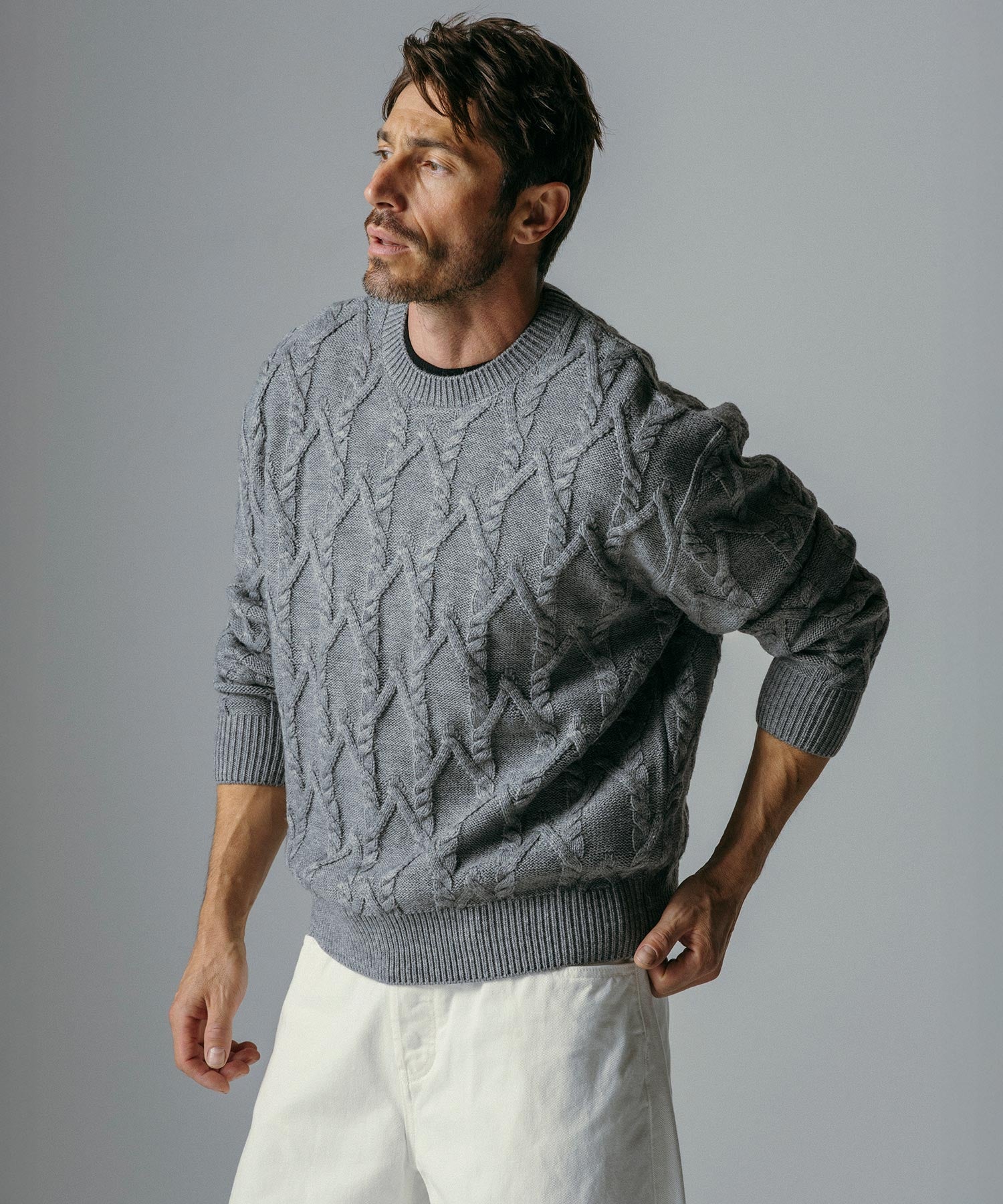 ケーブル編み クルーネックニットプルオーバー