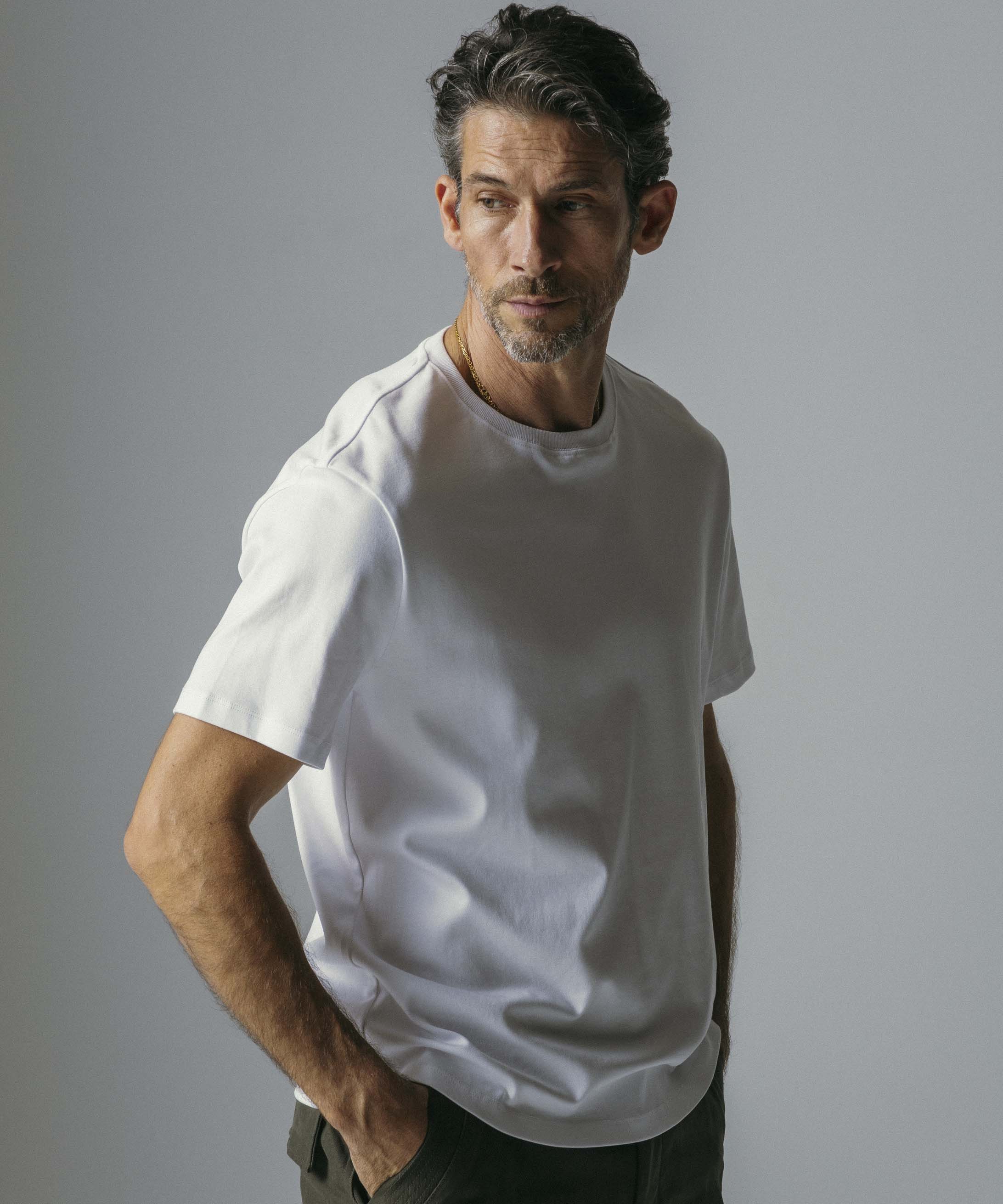 クルーネックTシャツ