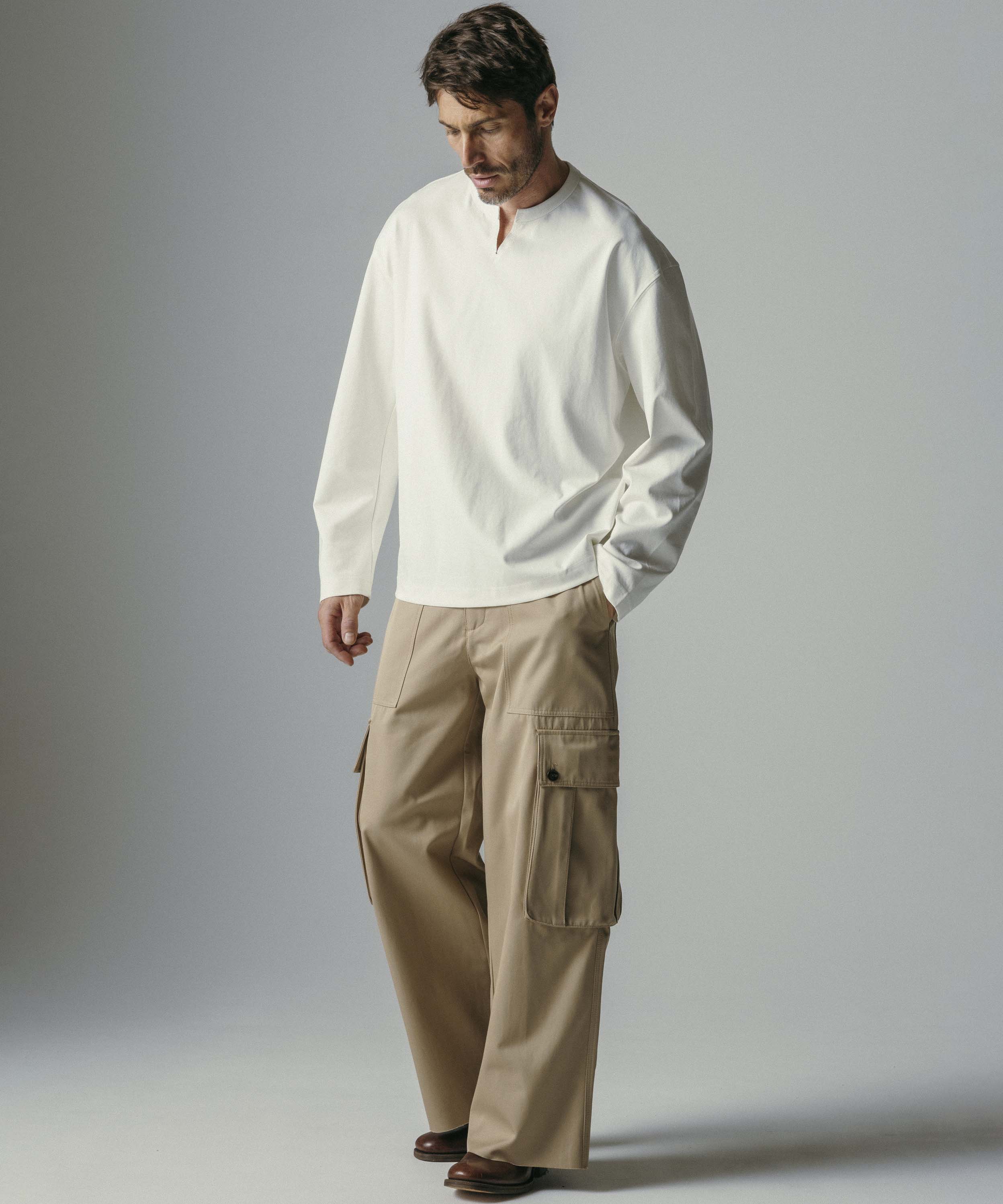 Vスリットネック ロングスリーブTシャツ