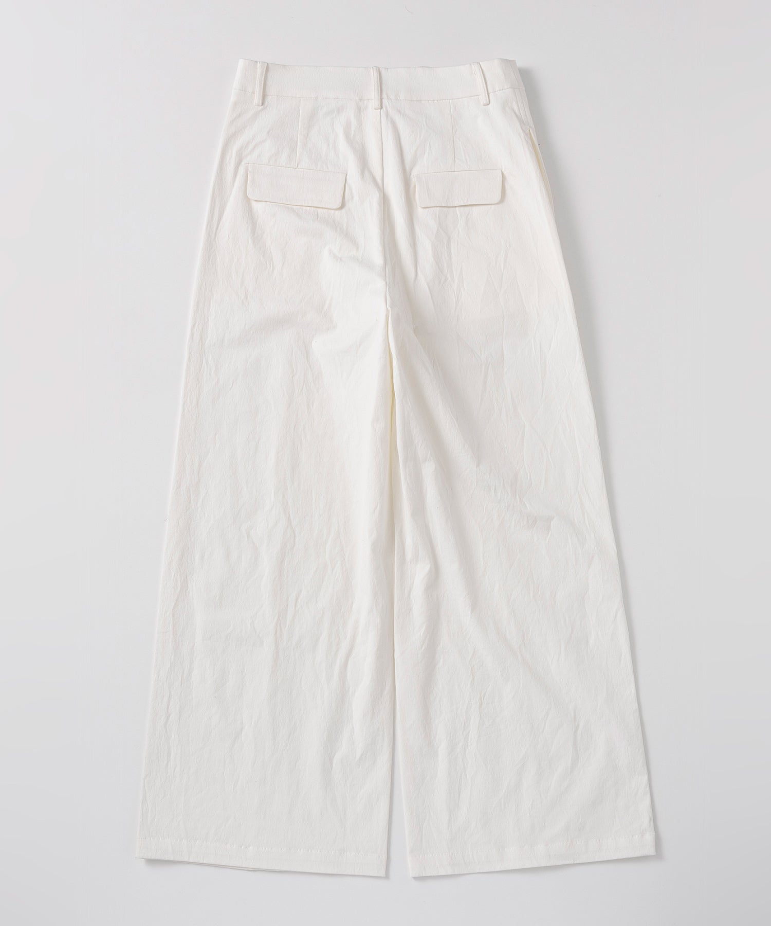 ホワイトワイドパンツ