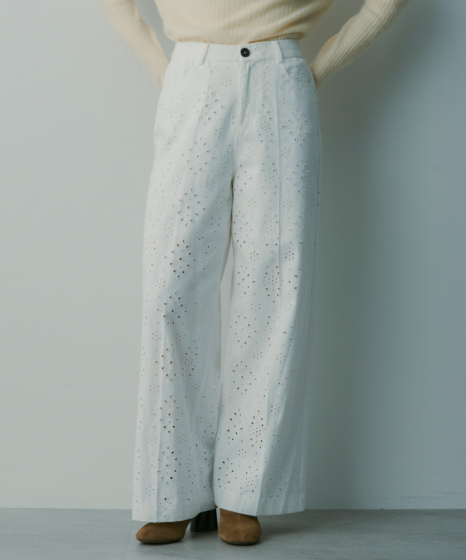 アイレットレース ワイドパンツ