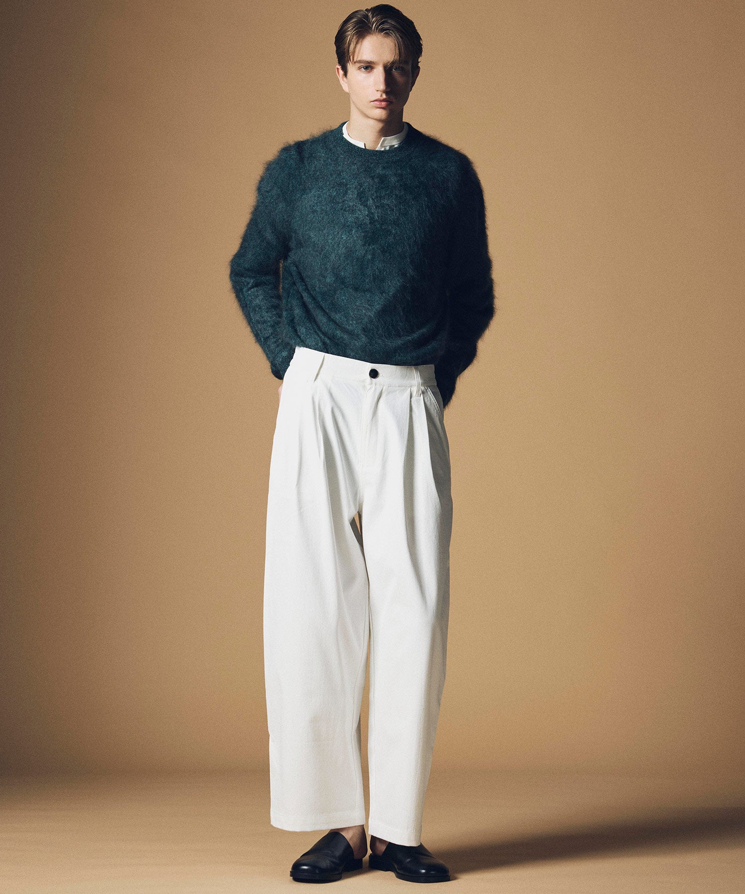 ハイウエスト ワンプリーツワイドパンツ