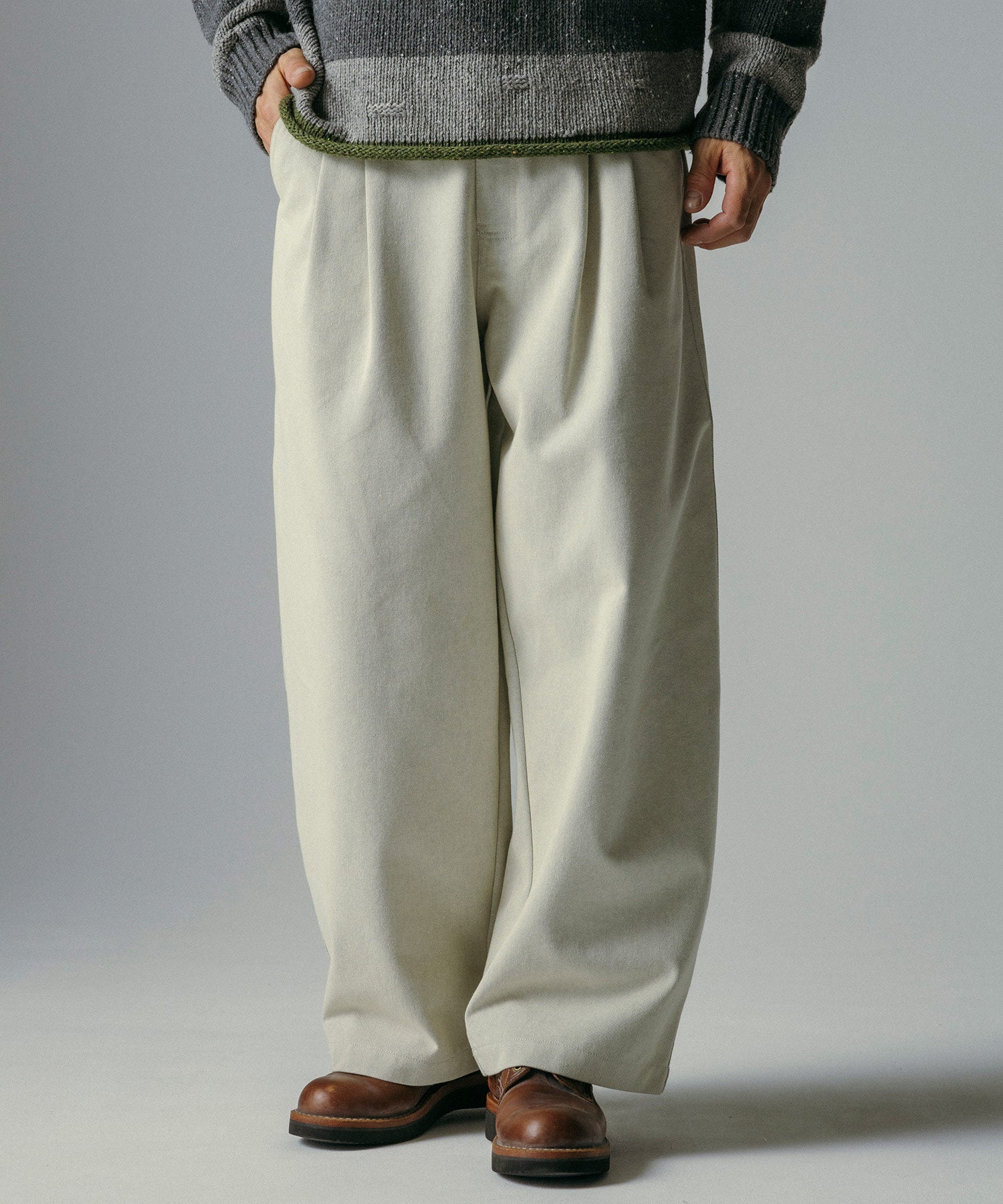 ハイウエスト ツータックワイドパンツ