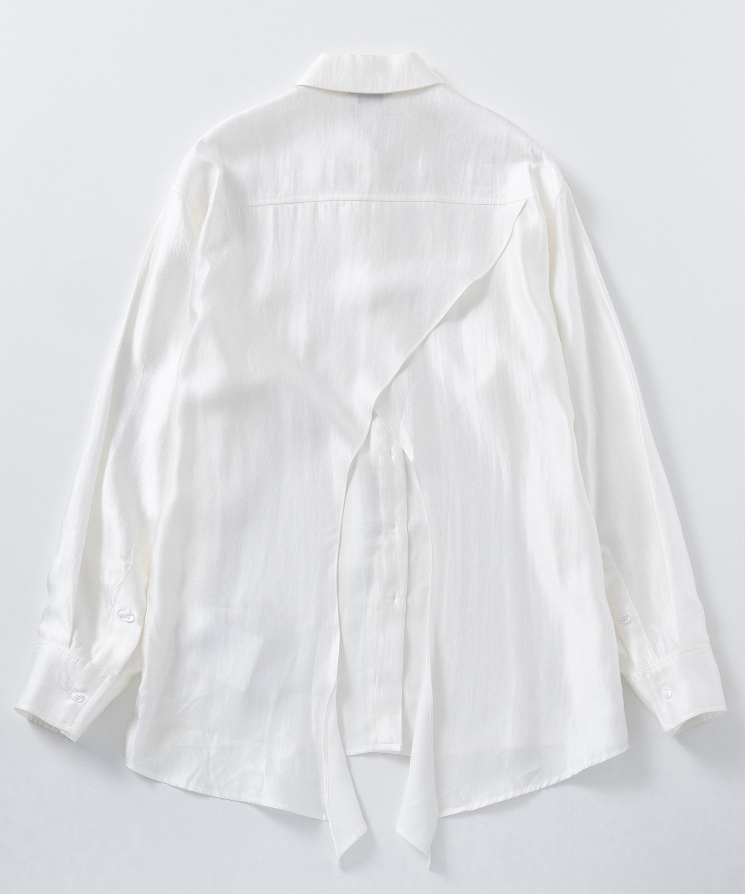 カットワークサテンブラウス