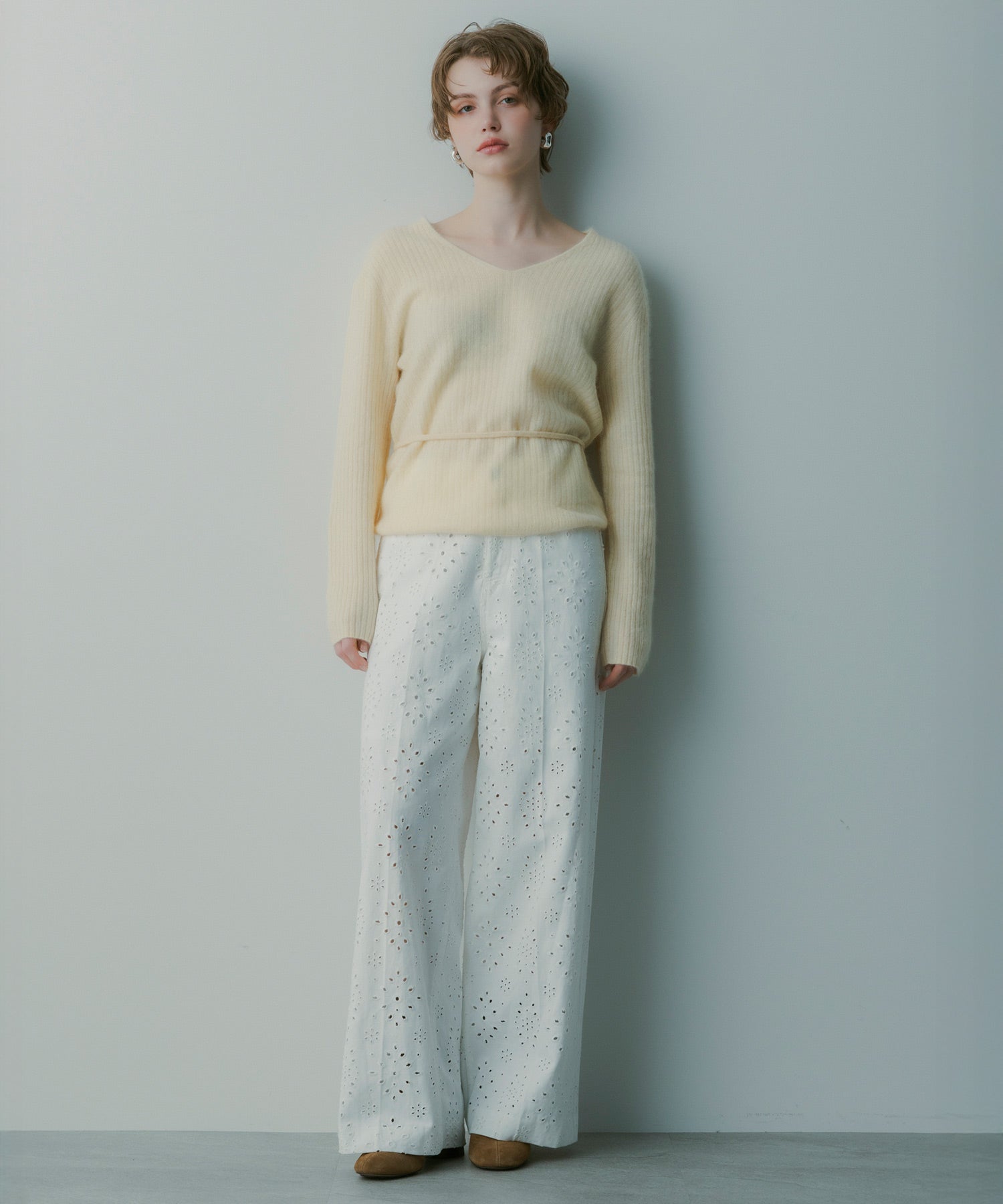 アイレットレース ワイドパンツ