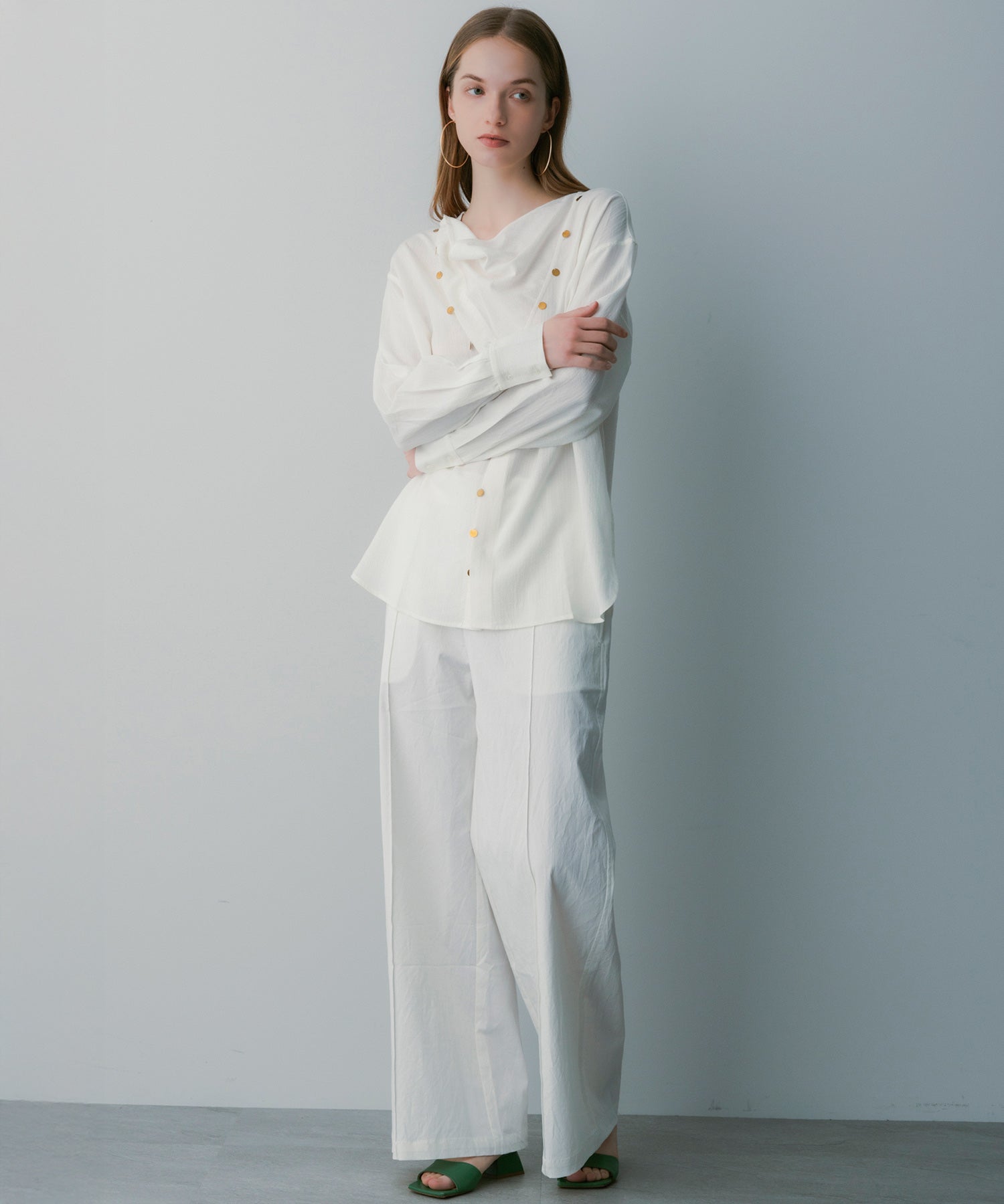 ホワイトワイドパンツ