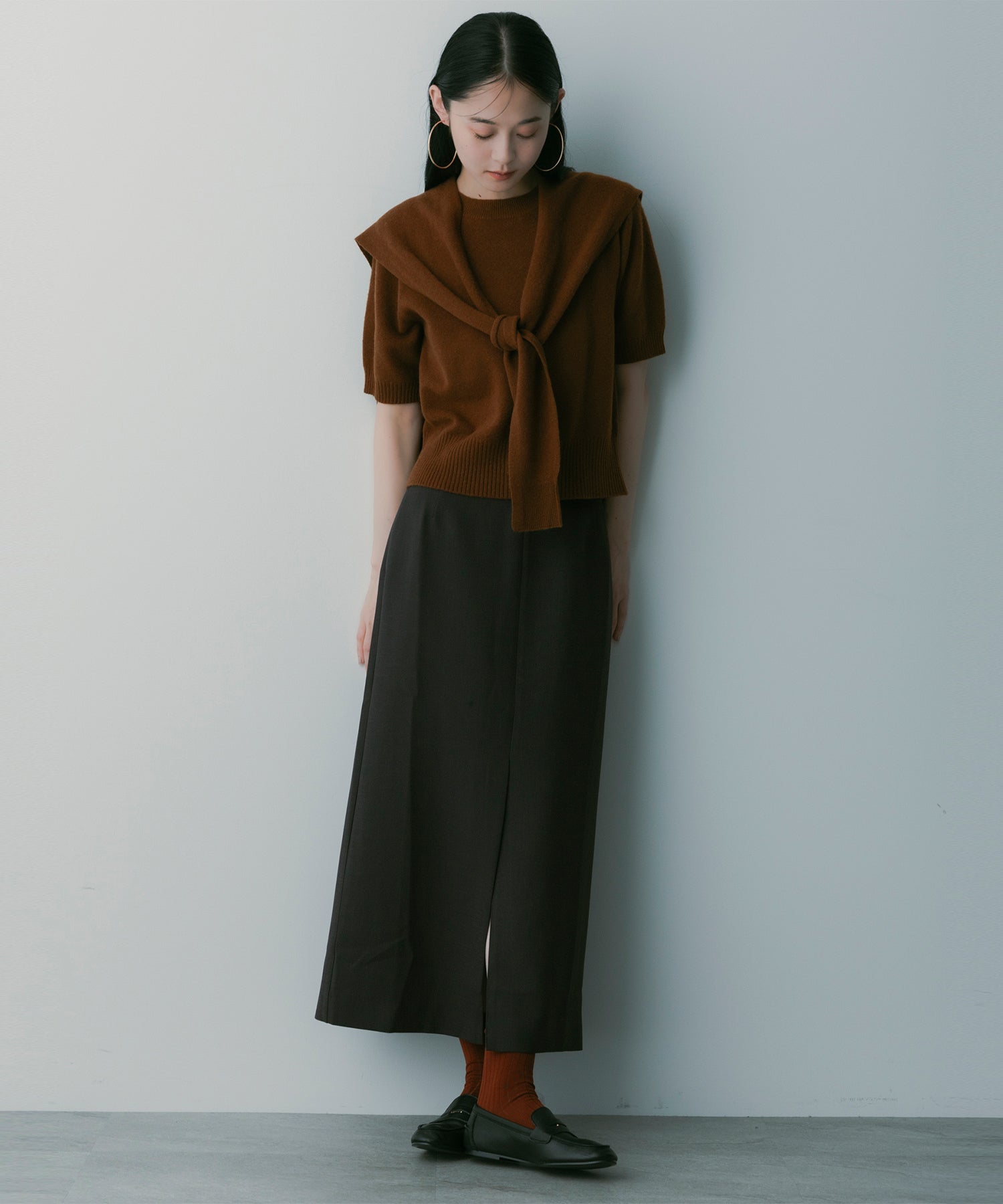 フロントスリットスカート