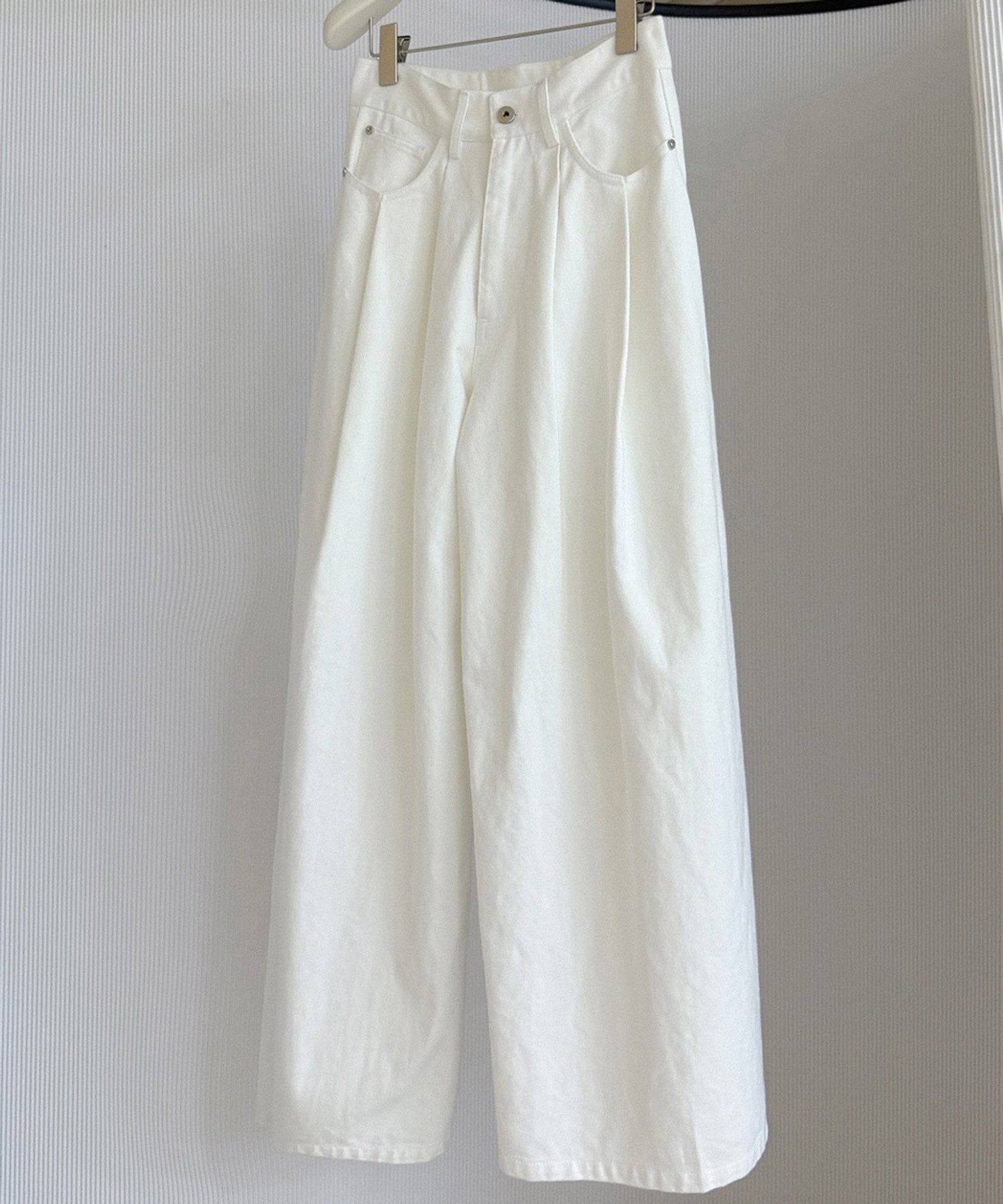 ホワイトデニム ワイドパンツ