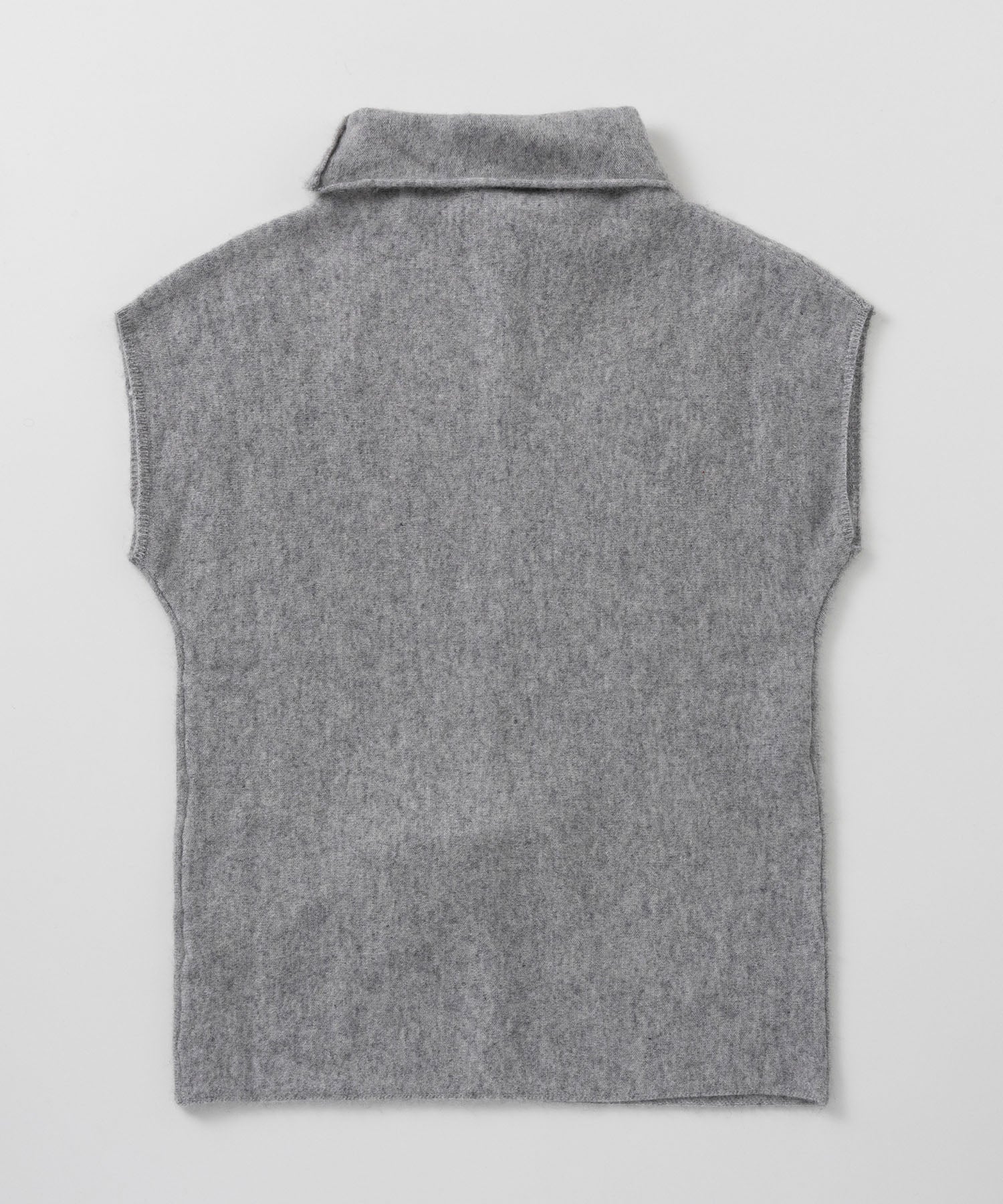タートルネックニットベスト