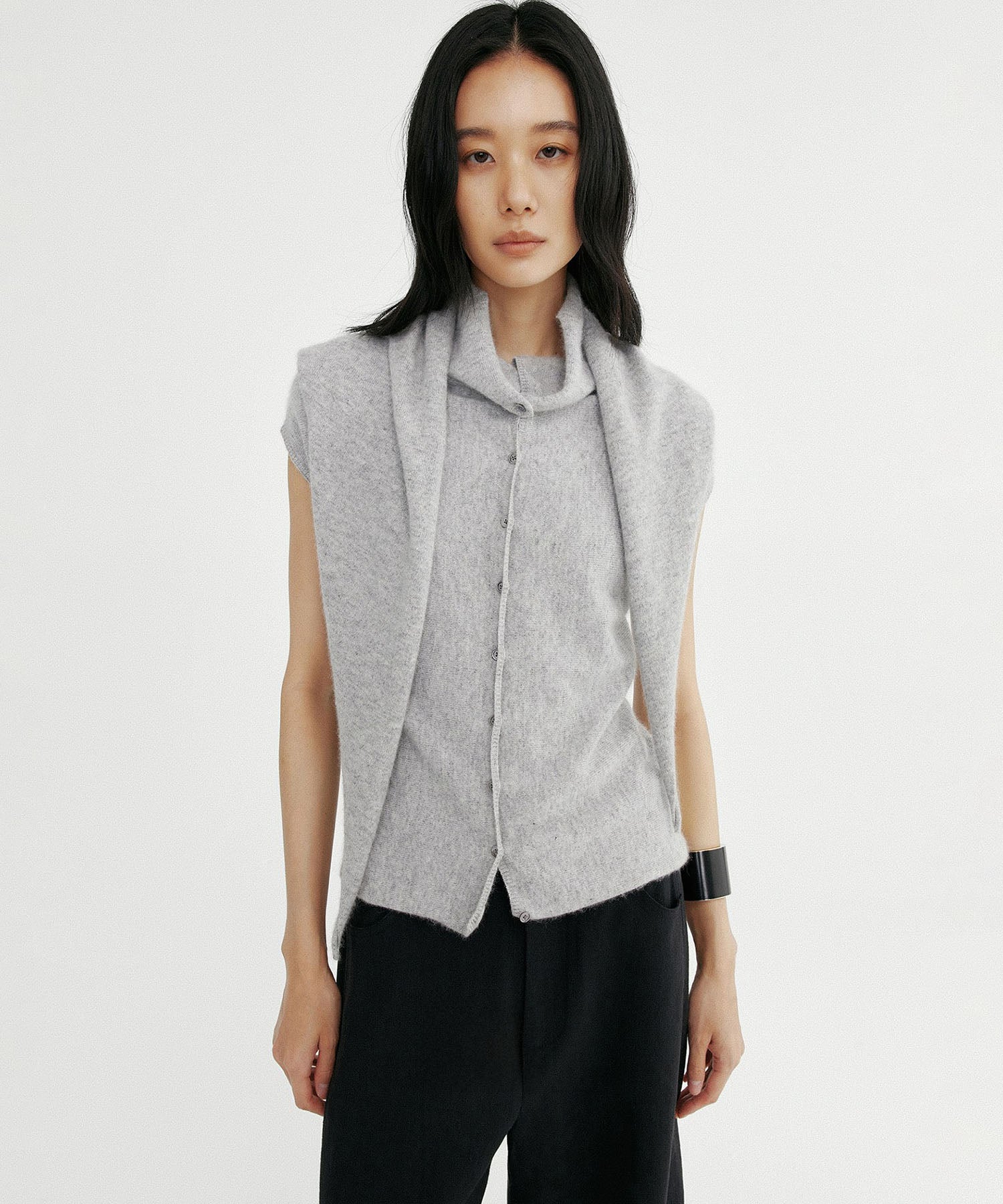 タートルネックニットベスト