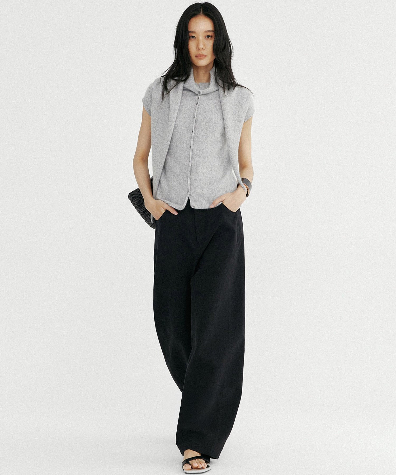 タートルネックニットベスト