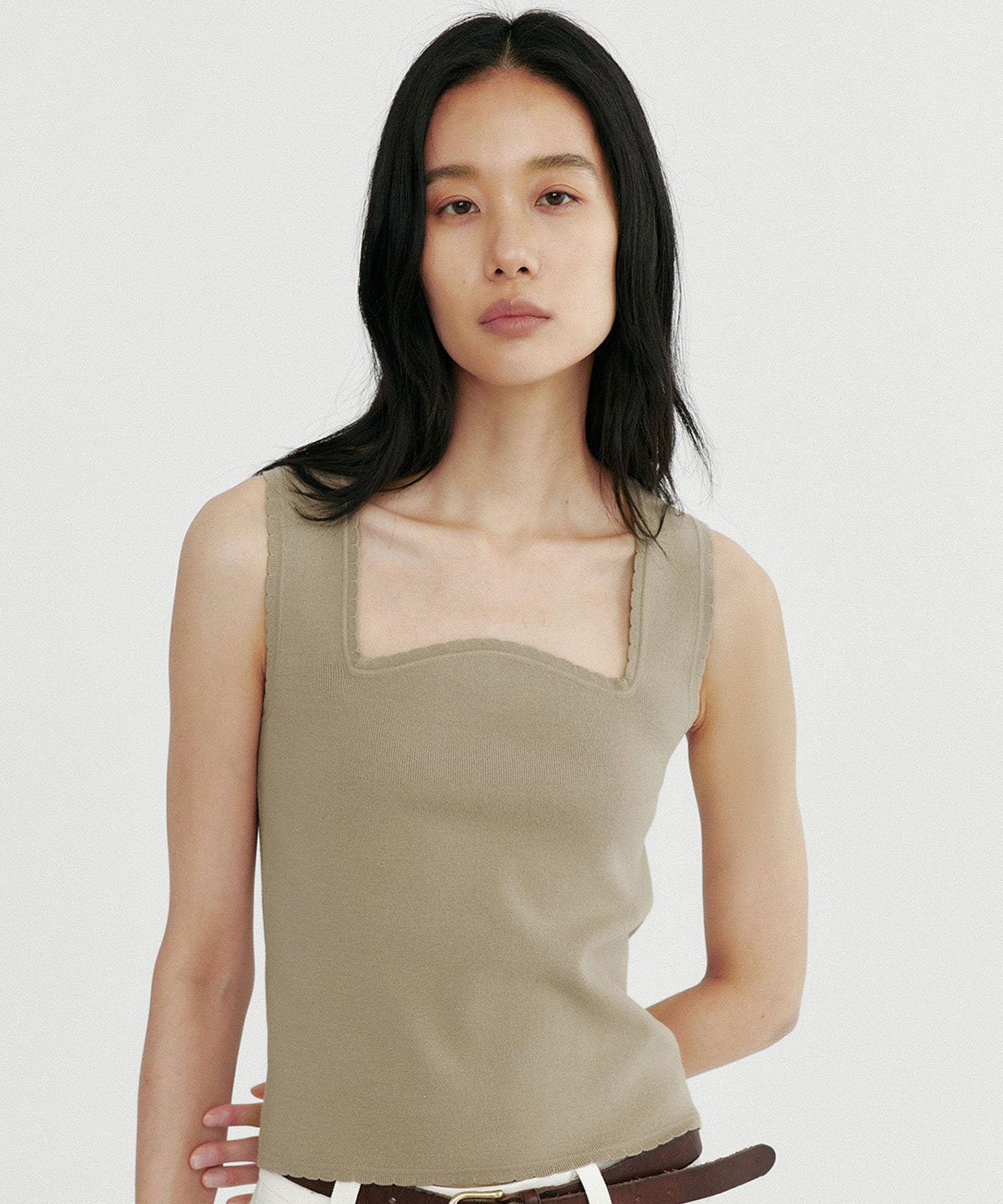 スクエアネック タンクトップ