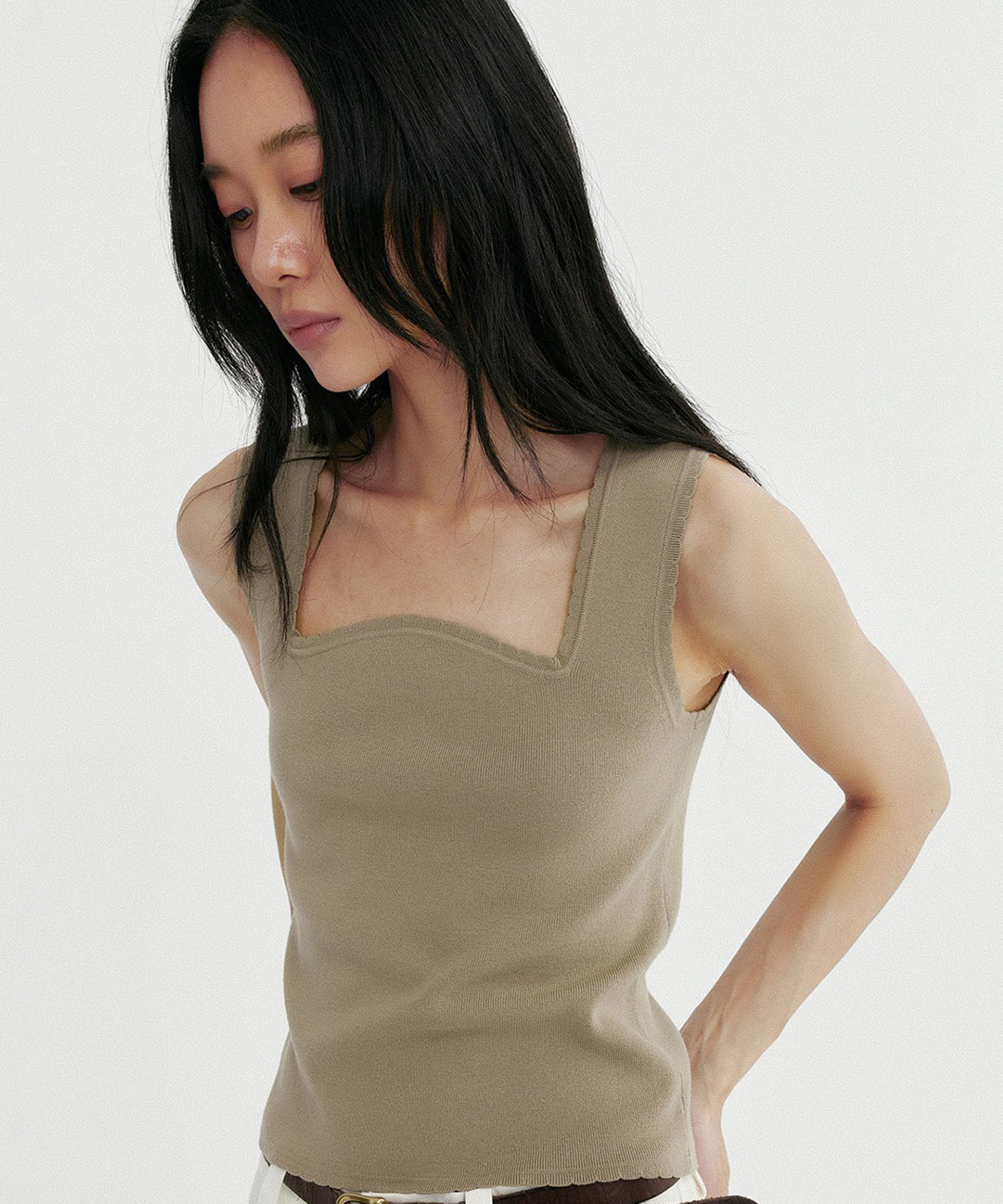 スクエアネック タンクトップ