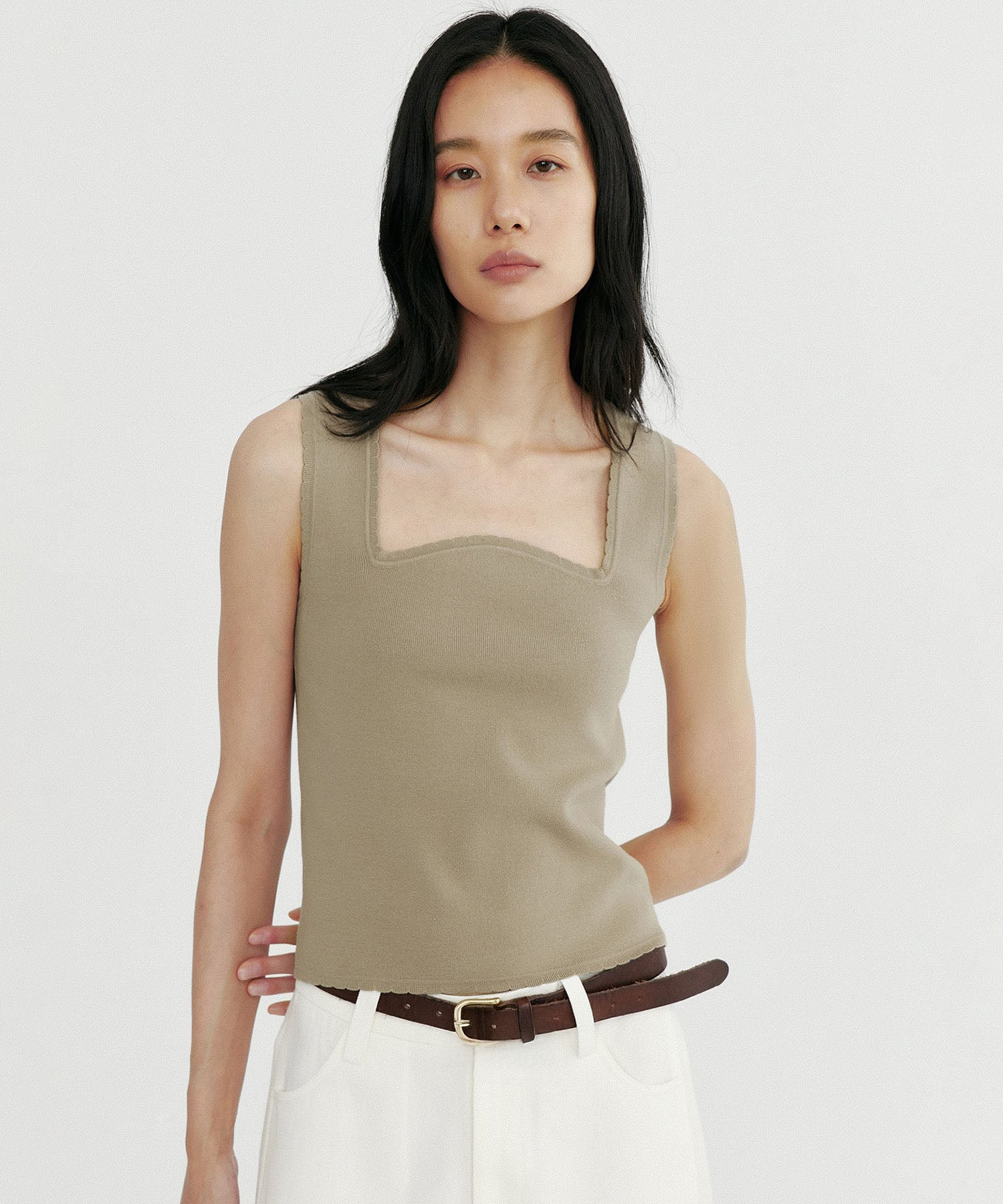 スクエアネック タンクトップ