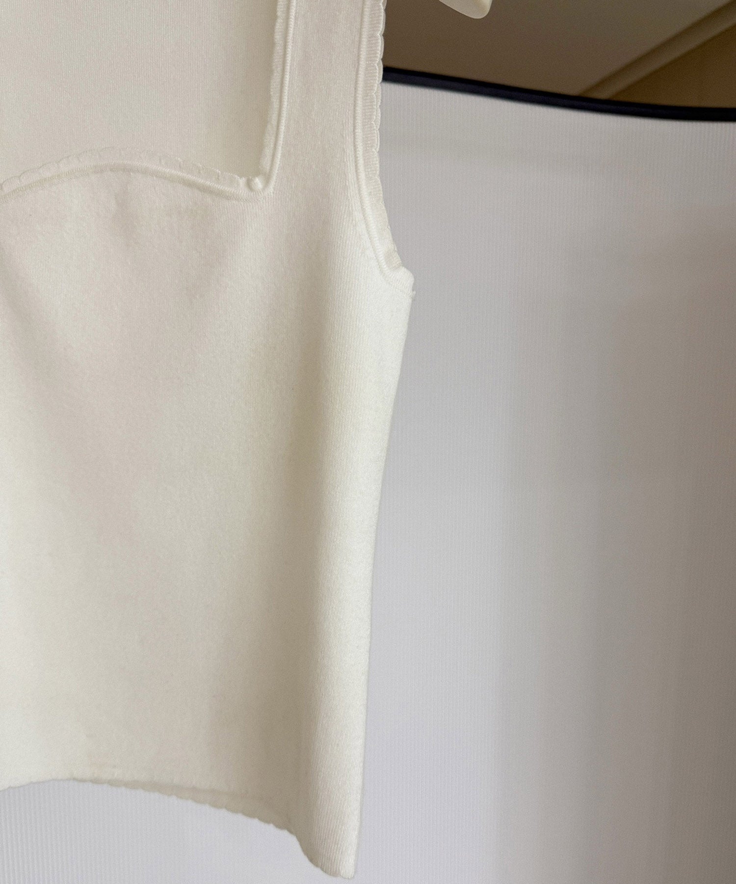 スクエアネック タンクトップ