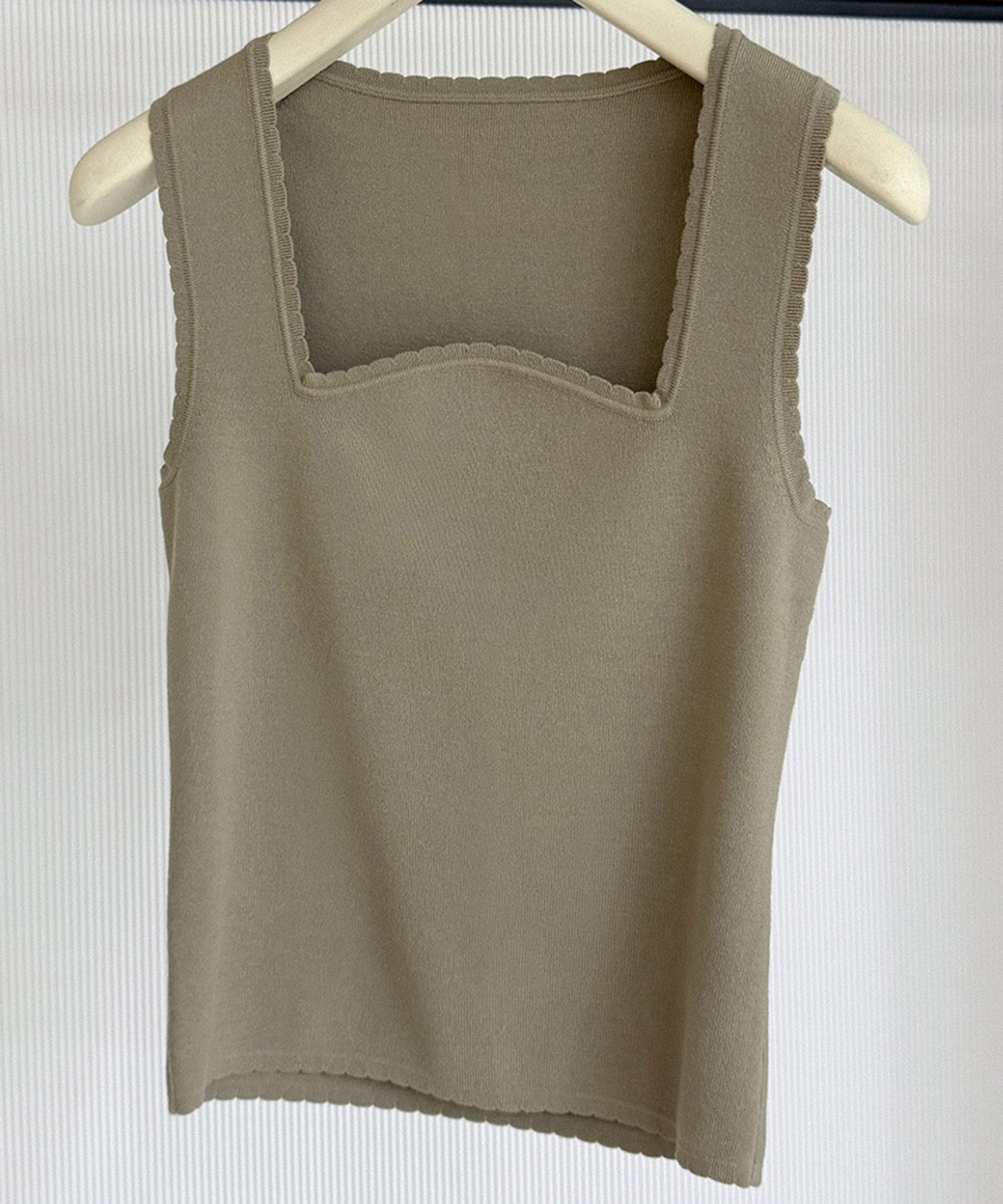 スクエアネック タンクトップ
