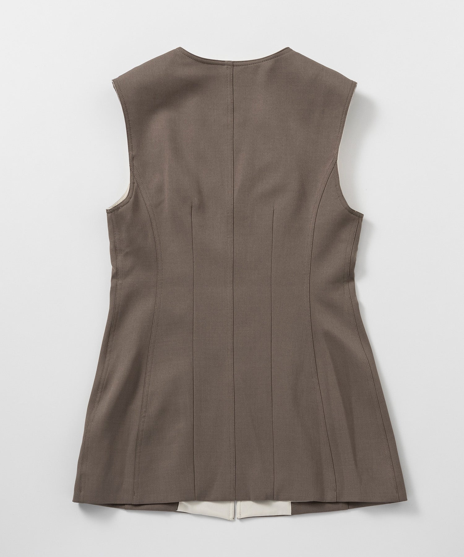 コンシャスVネックジレ