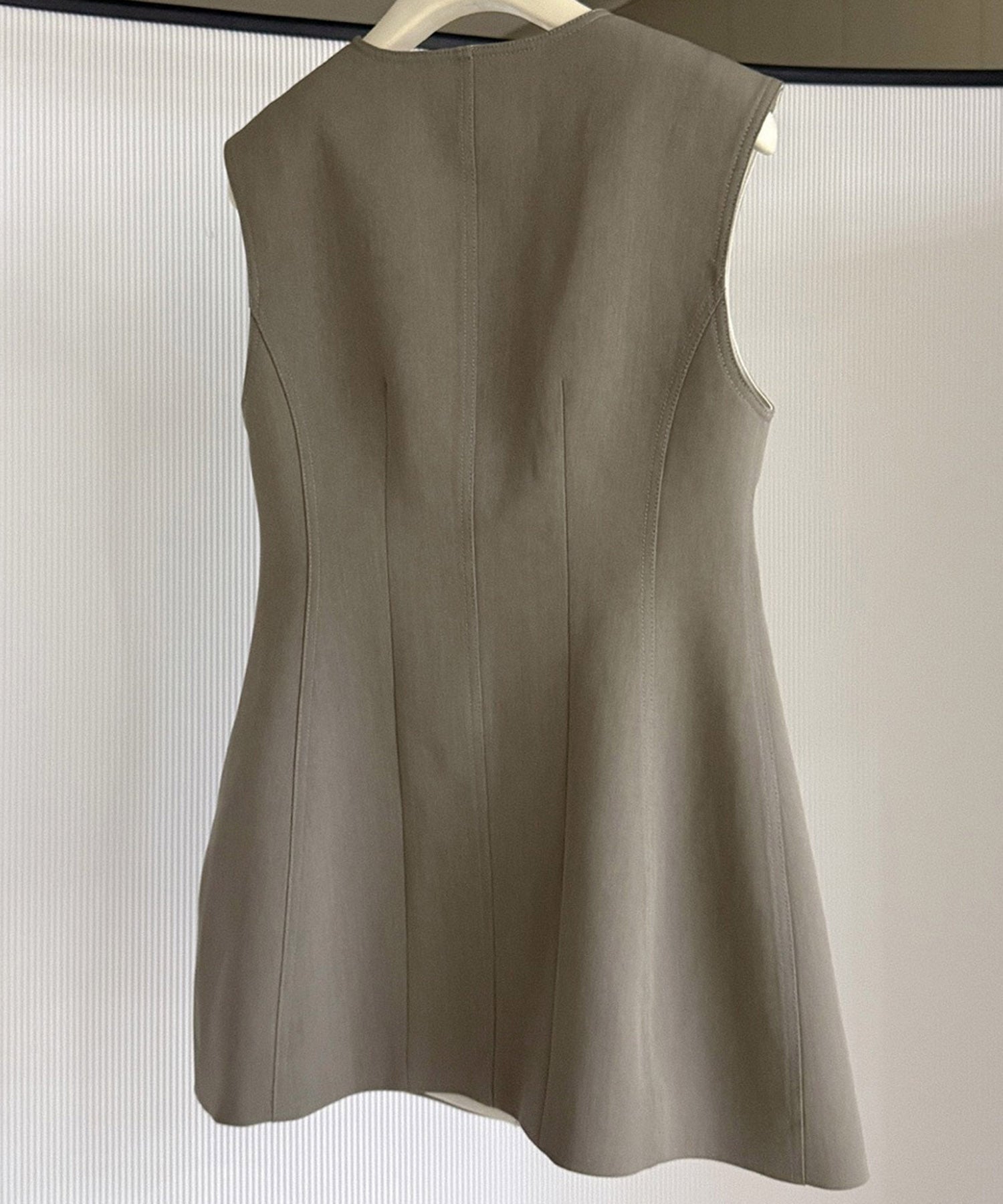 コンシャスVネックジレ