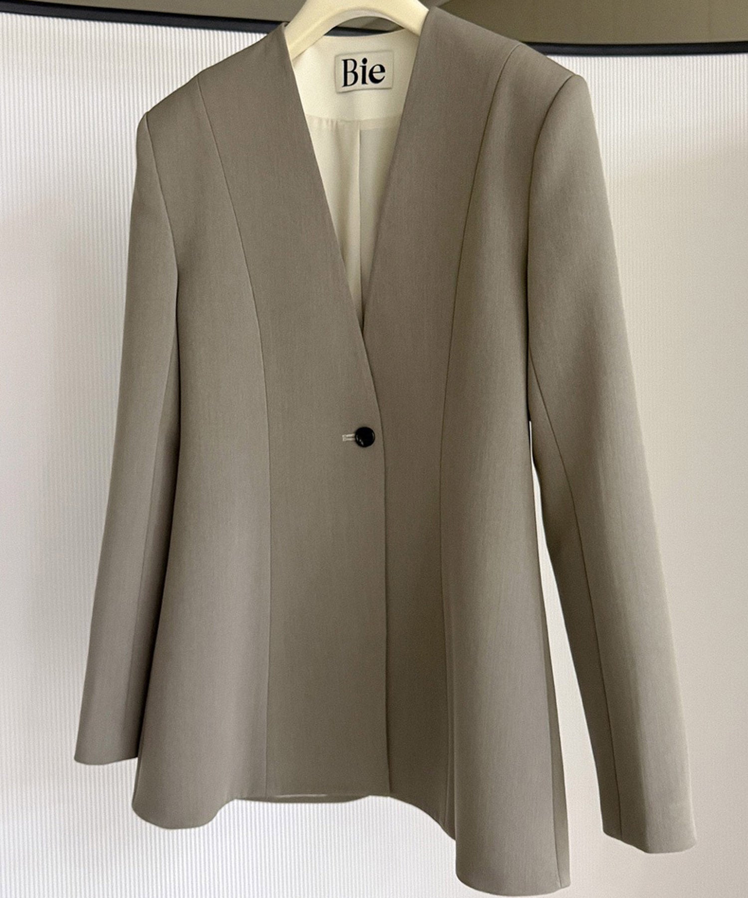 ワンボタン ノーカラージャケット