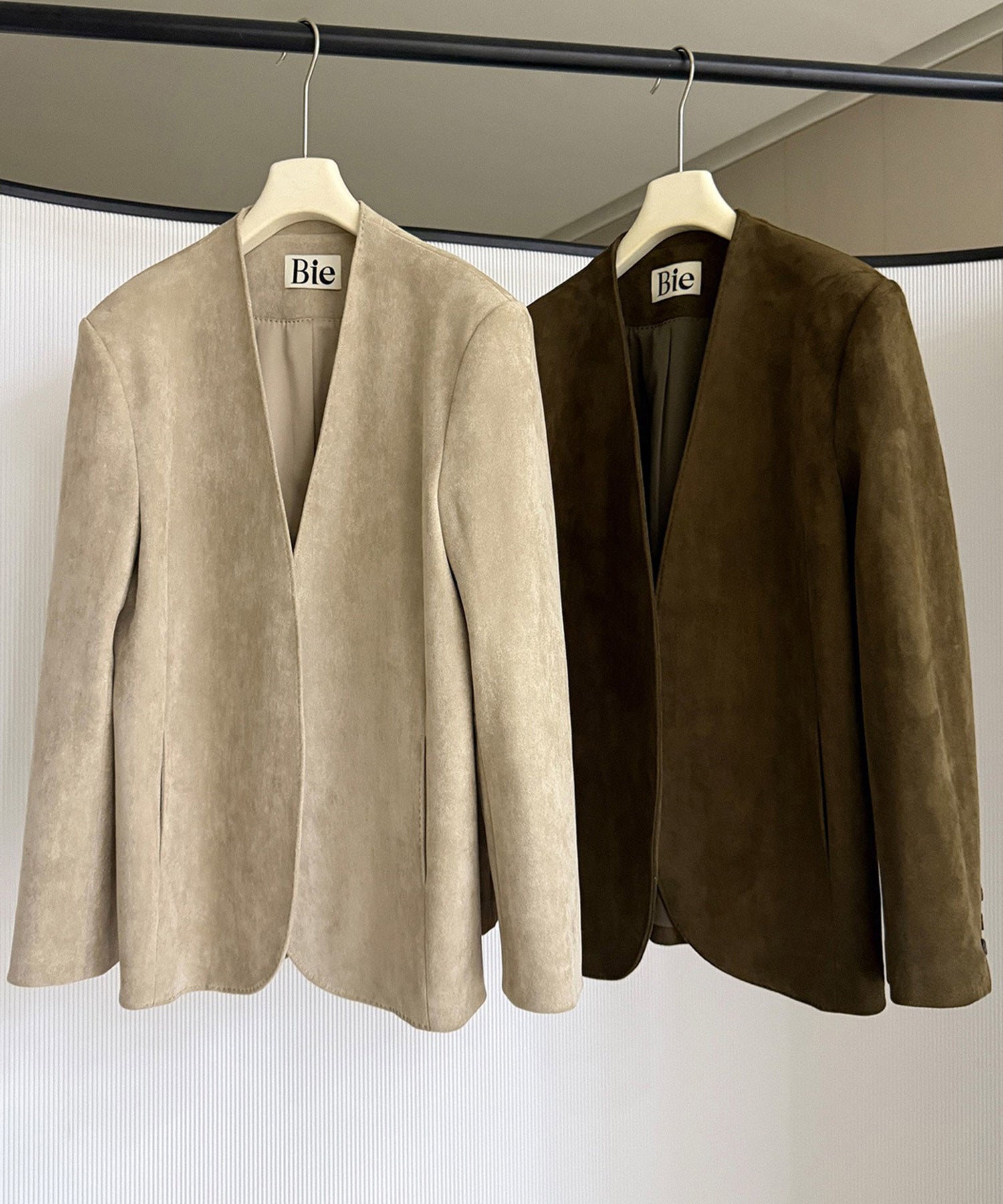 【12月上旬お届け予約商品】スエードタッチノーカラージャケット