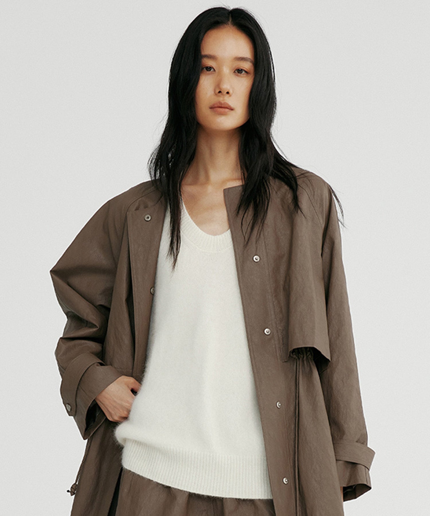 シンセティックレザー ノーカラーロングコート