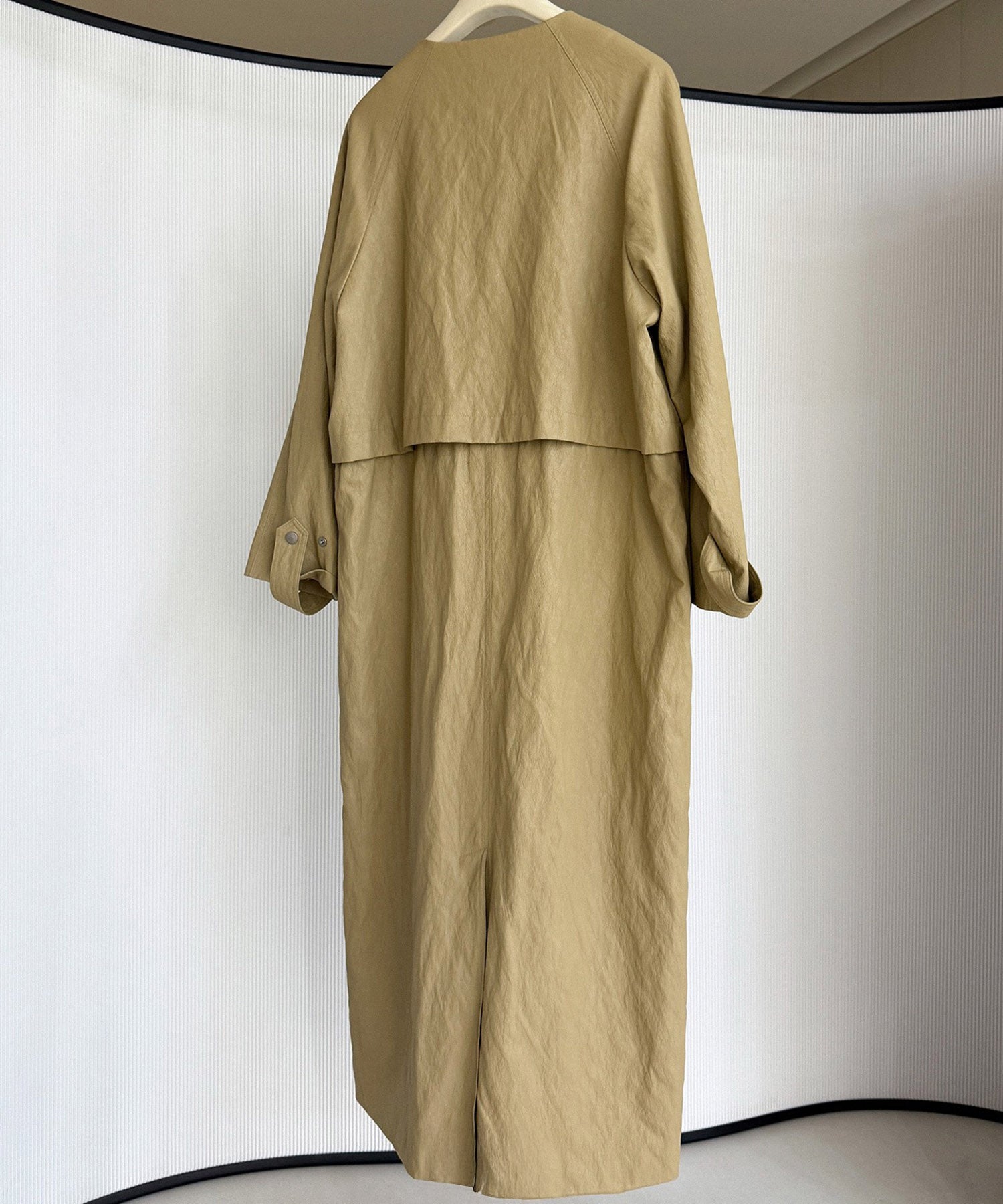 シンセティックレザー ノーカラーロングコート