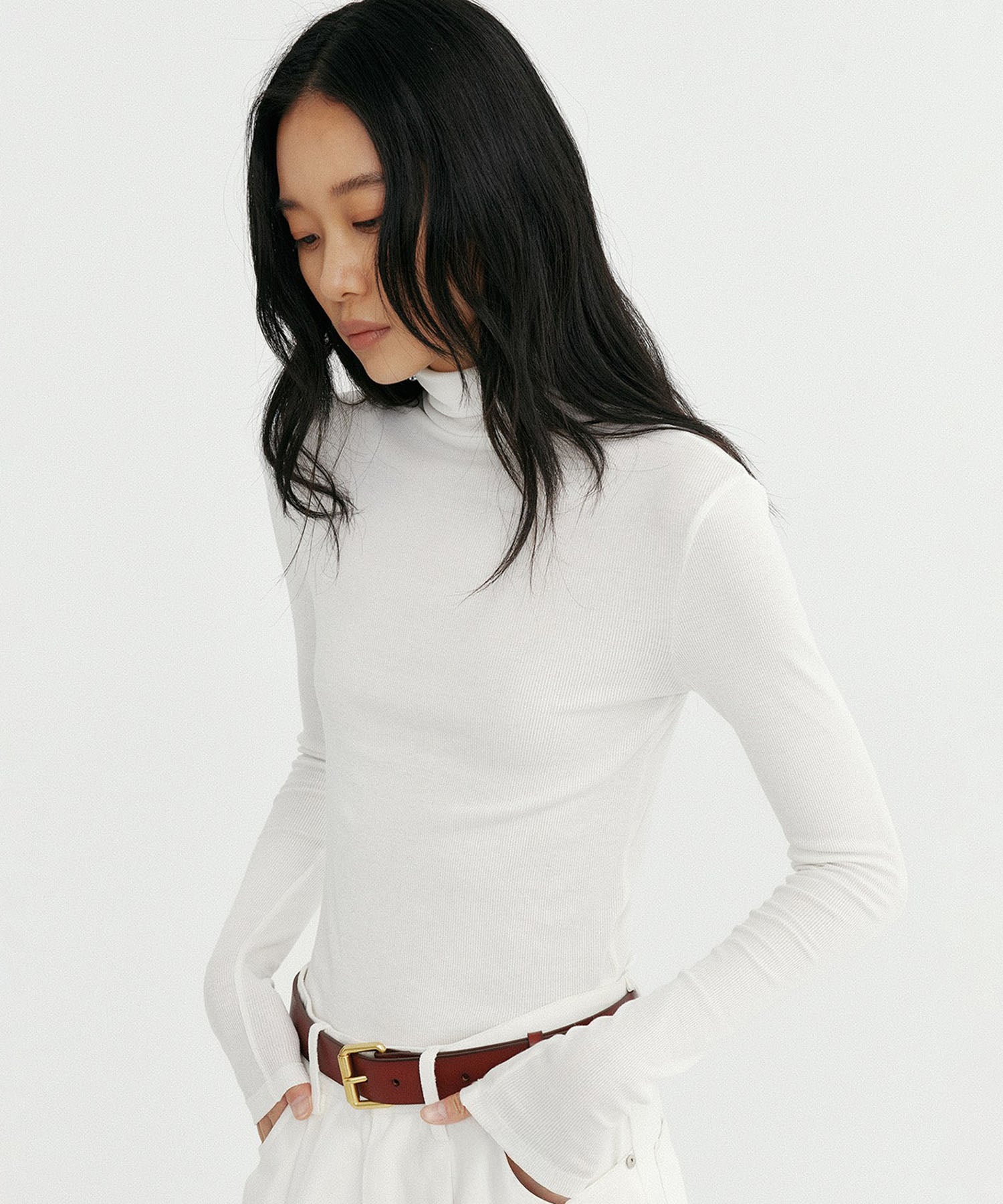 タートルネックリブトップス