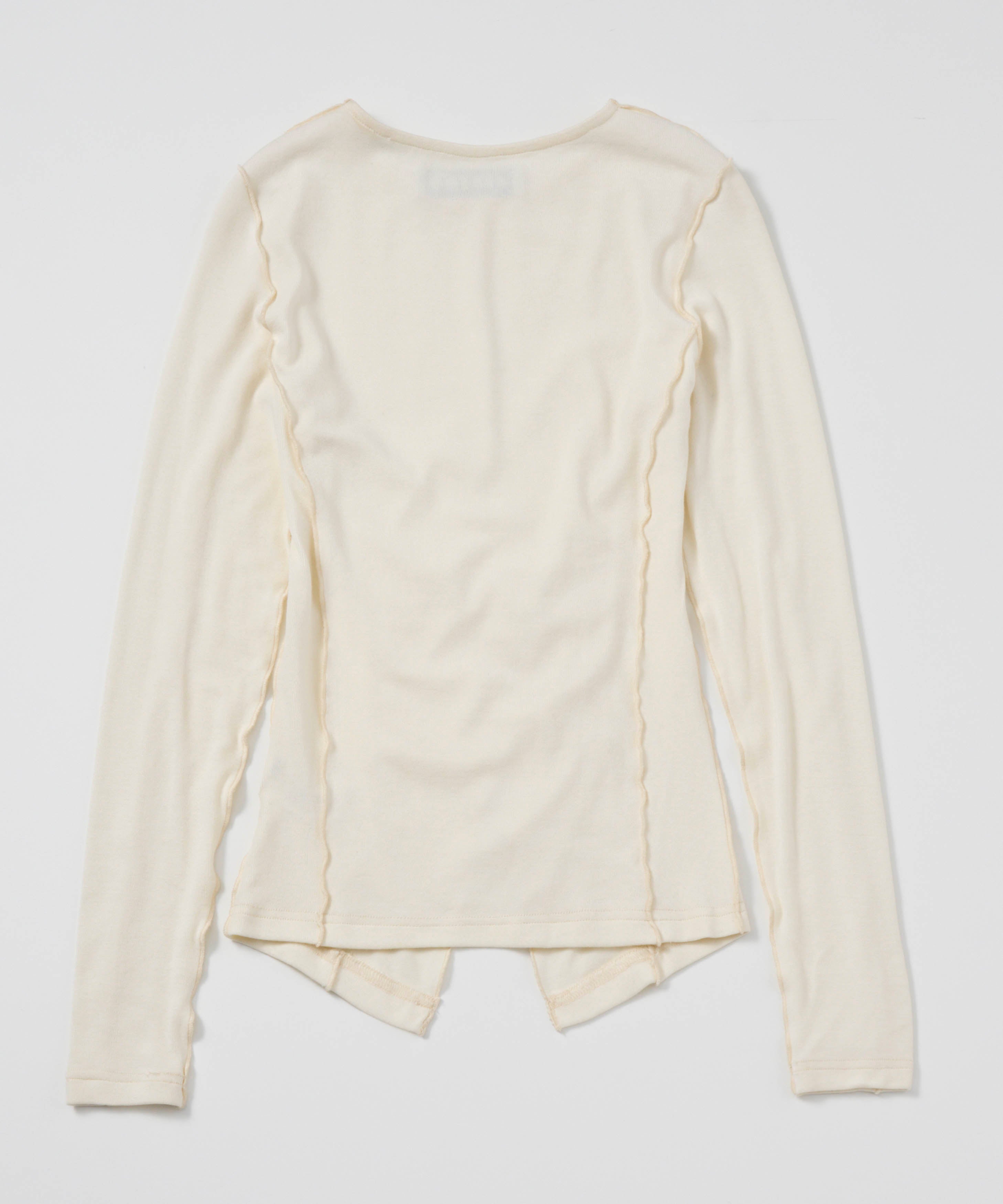 カットワークトップス