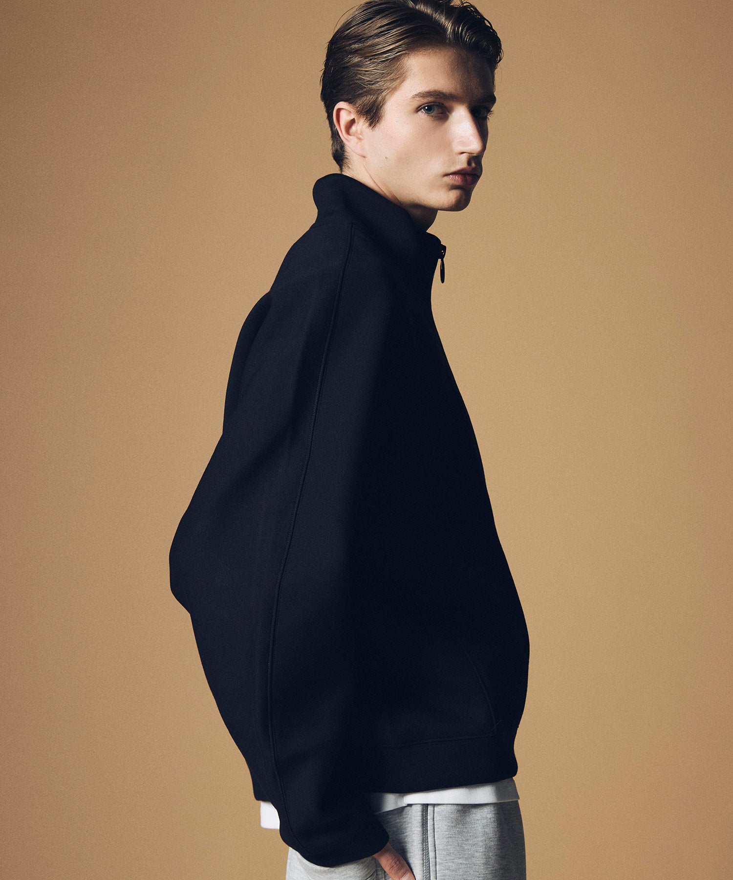 ハーフジップ モックネックプルオーバー